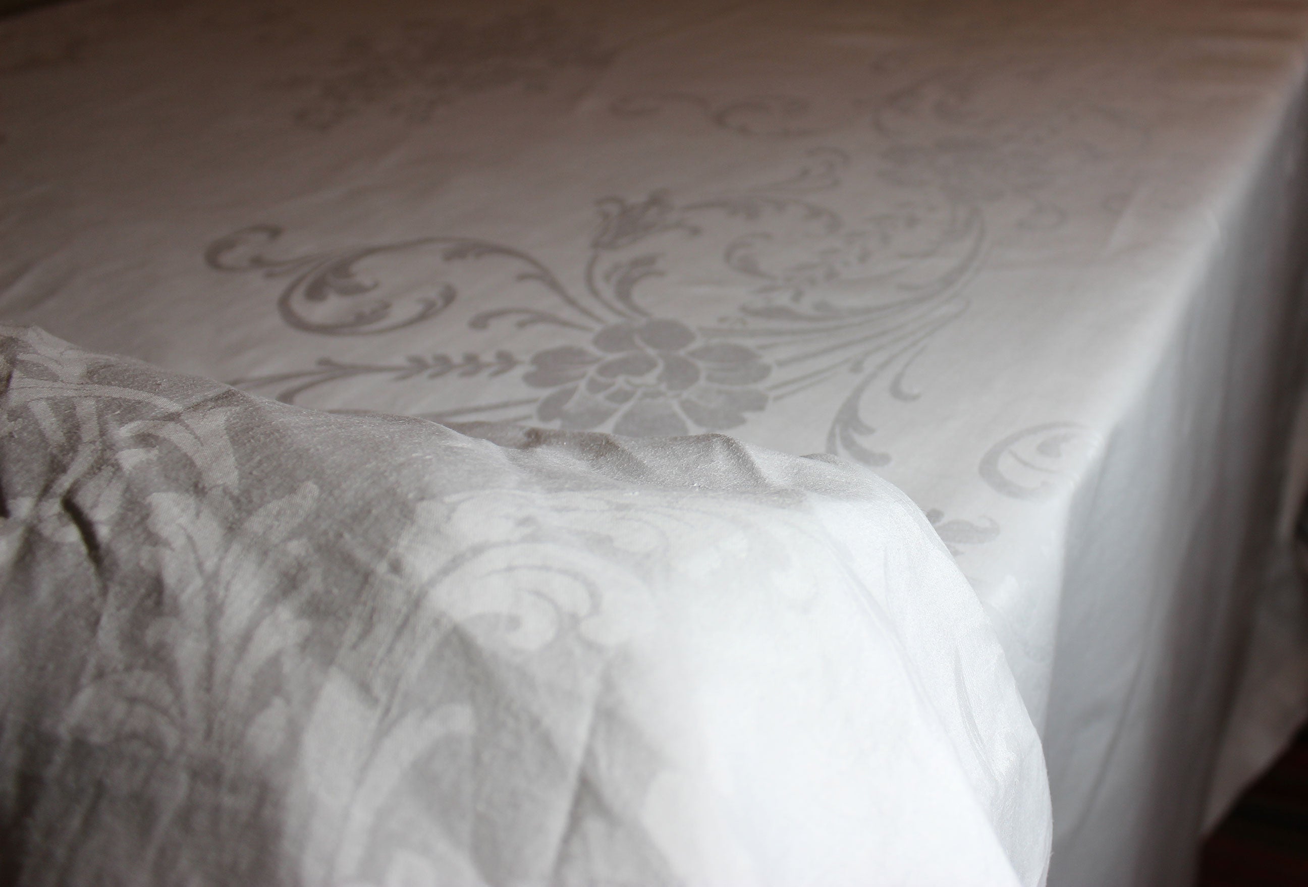 Double Damask Linen Table Cloth, Very Large
