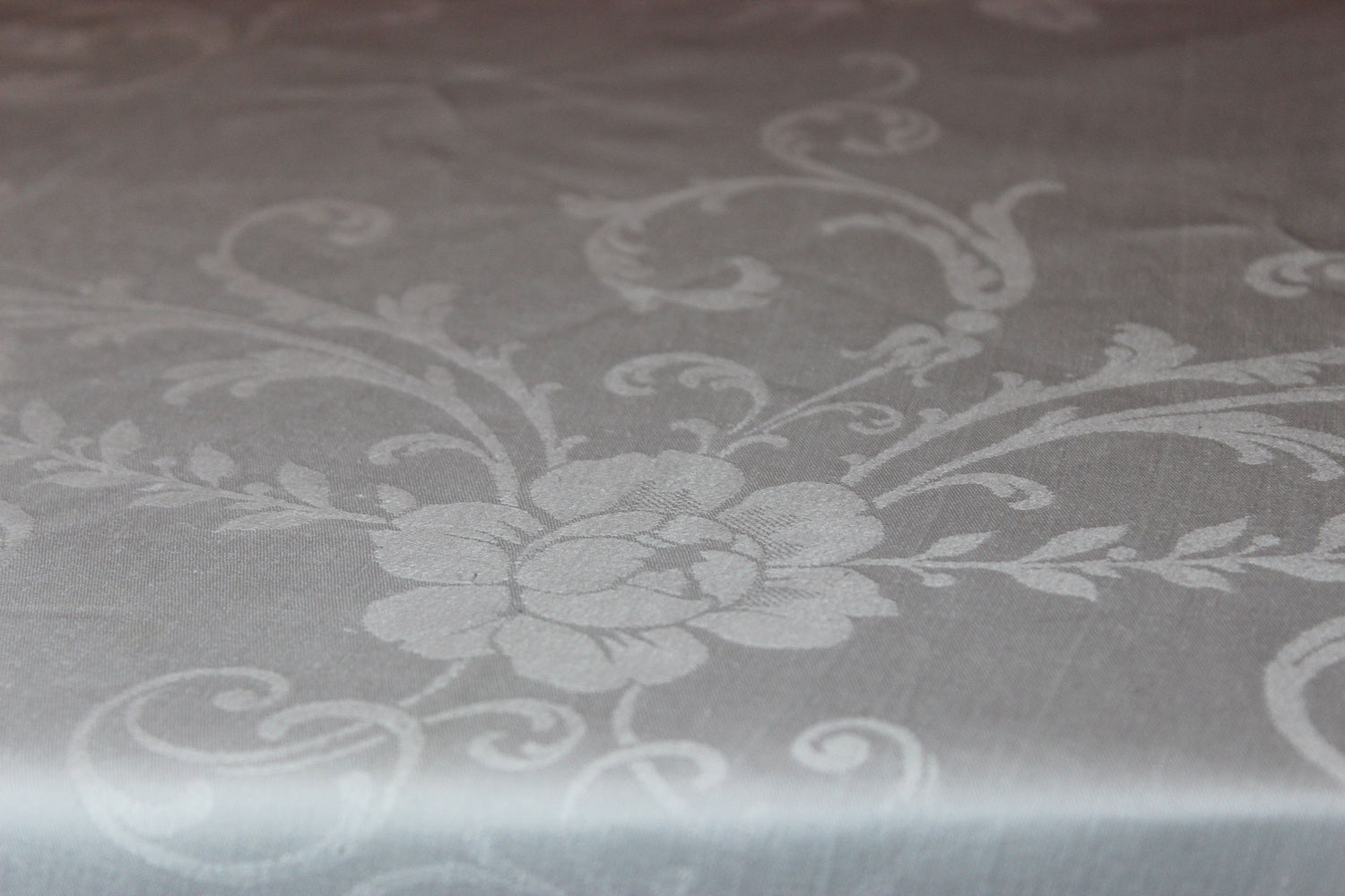Double Damask Linen Table Cloth, Very Large