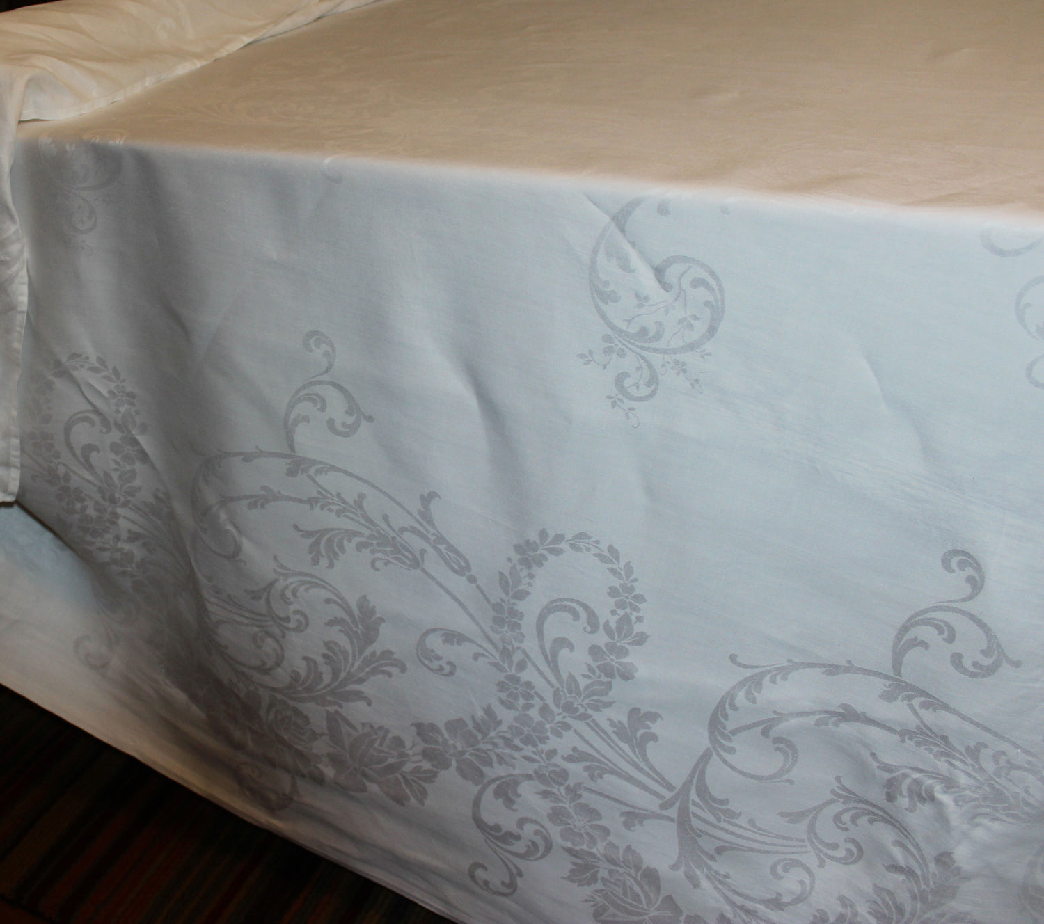 Double Damask Linen Table Cloth, Very Large
