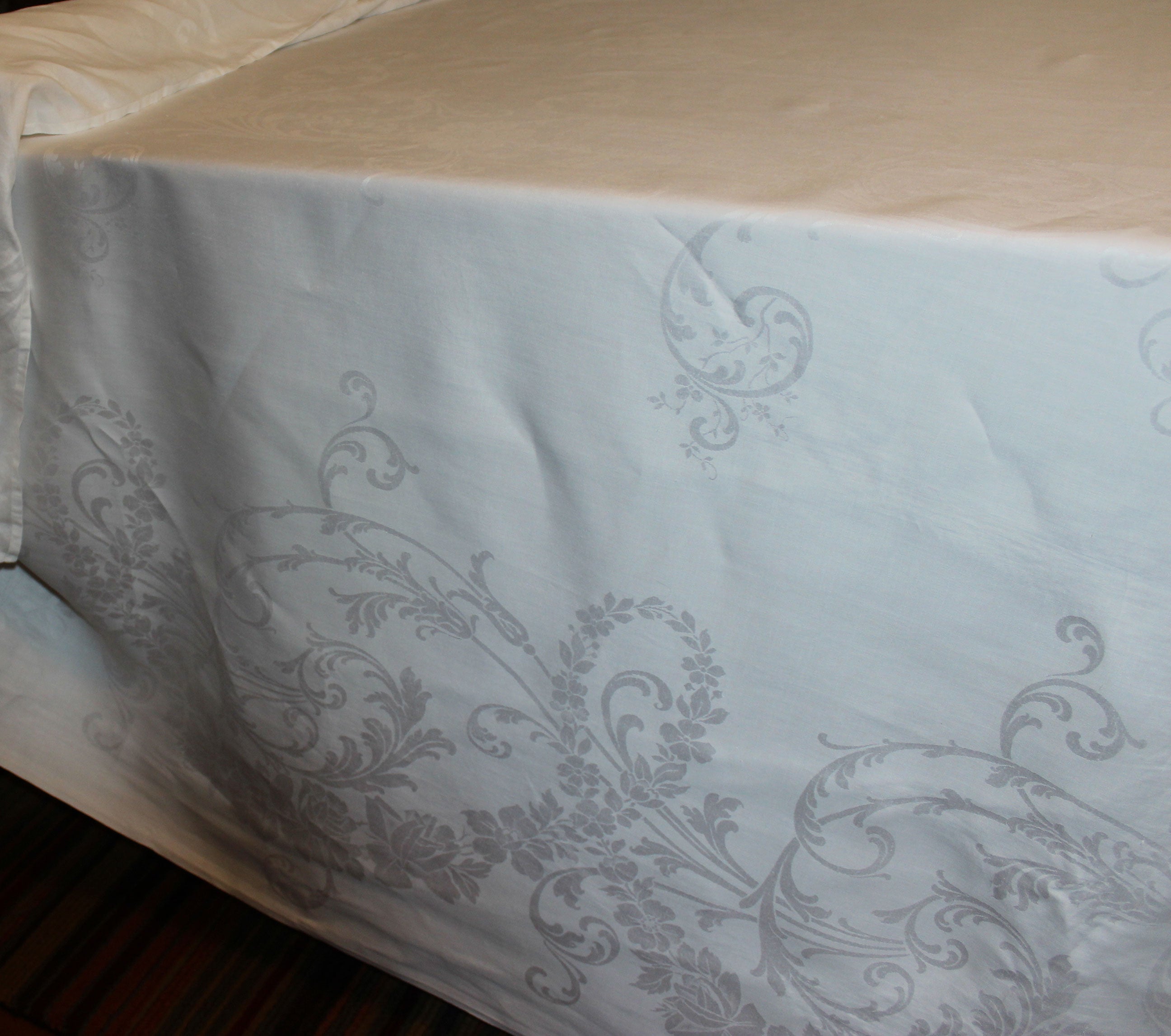 Double Damask Linen Table Cloth, Very Large