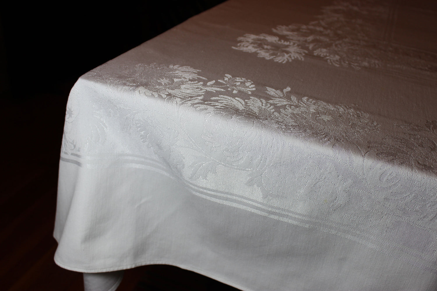 Double Damask Linen Table Cloth, Medium