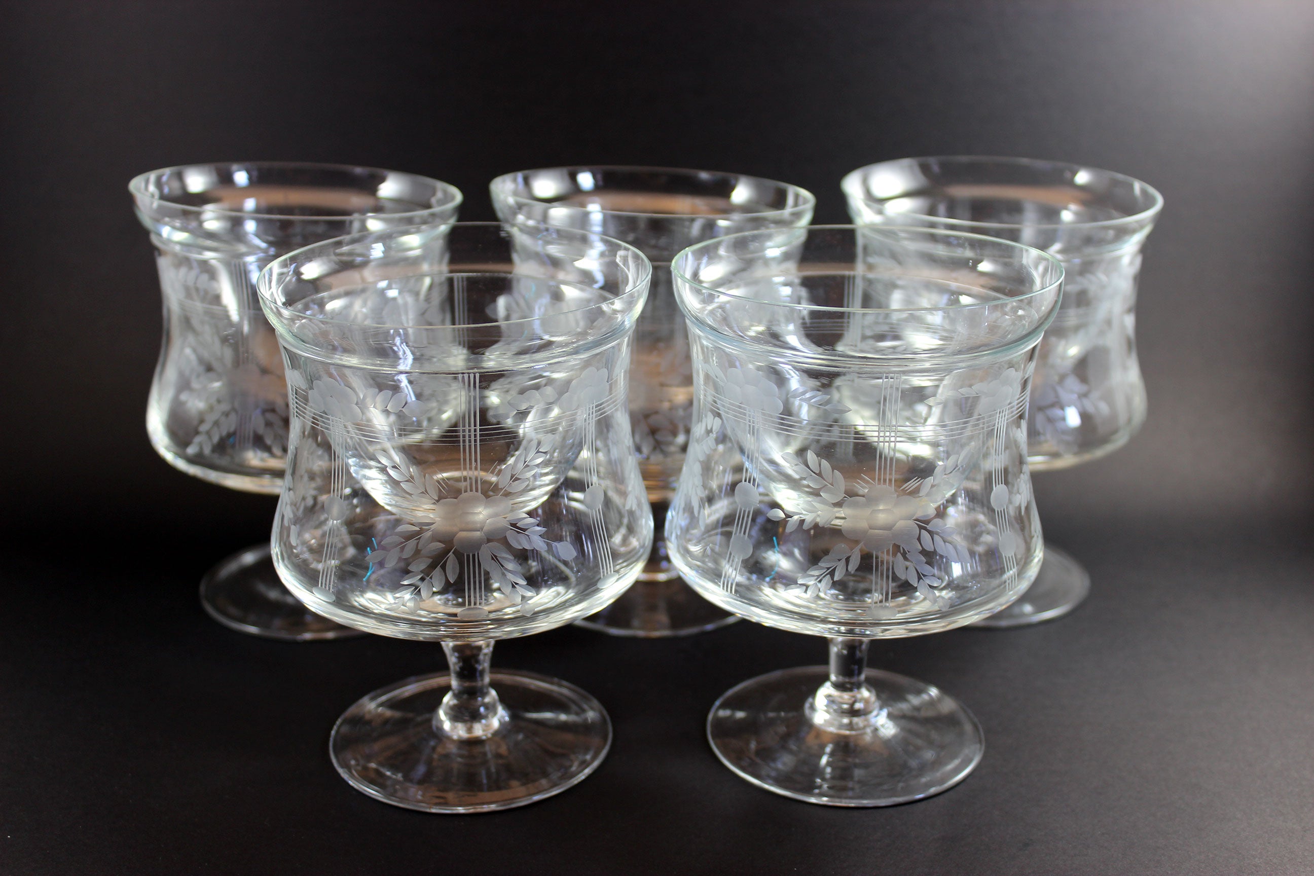 Etched Glass Seafood Cocktail Glasses With Chiller Inserts