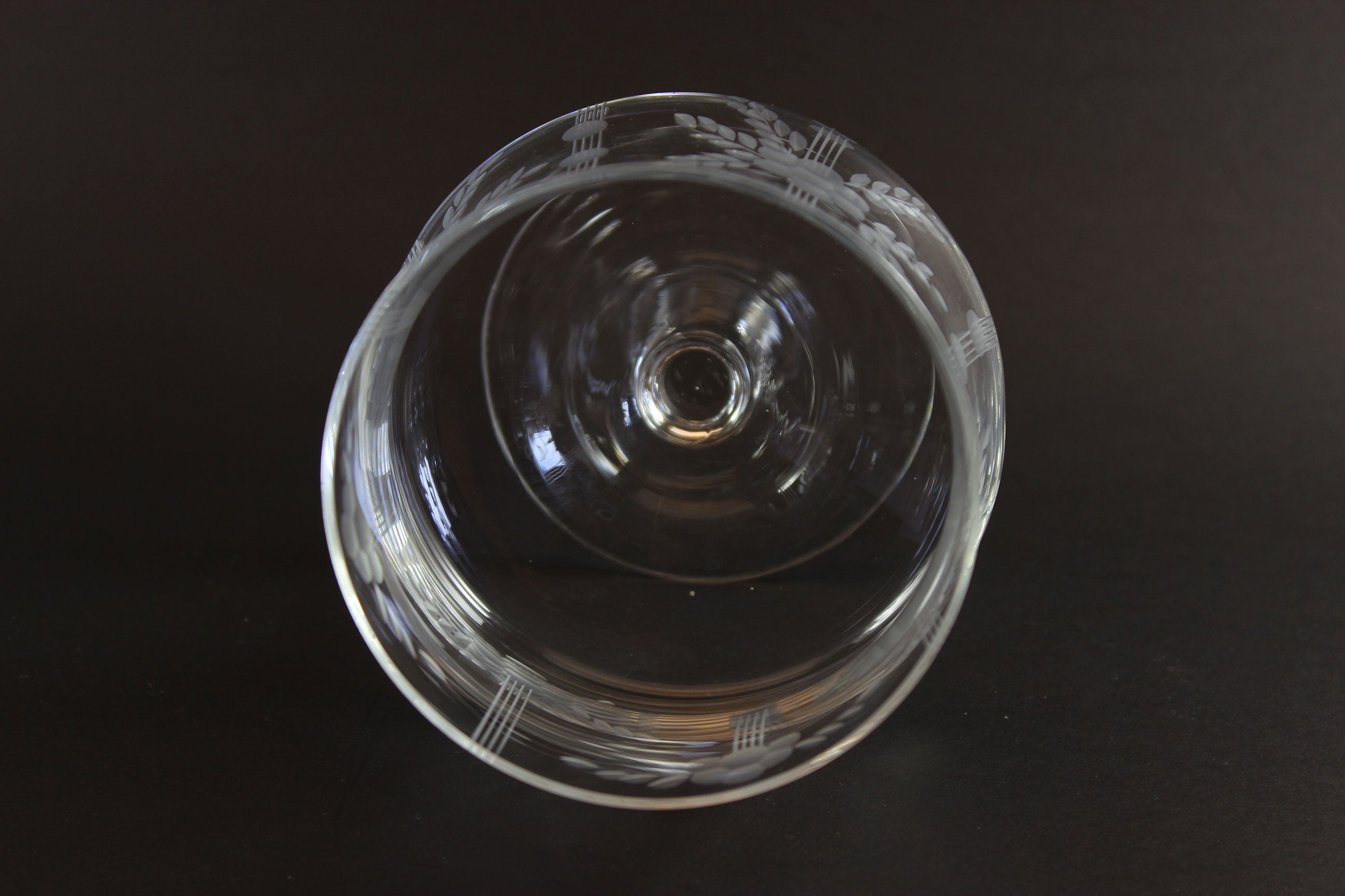 Etched Glass Seafood Cocktail Glasses With Chiller Inserts