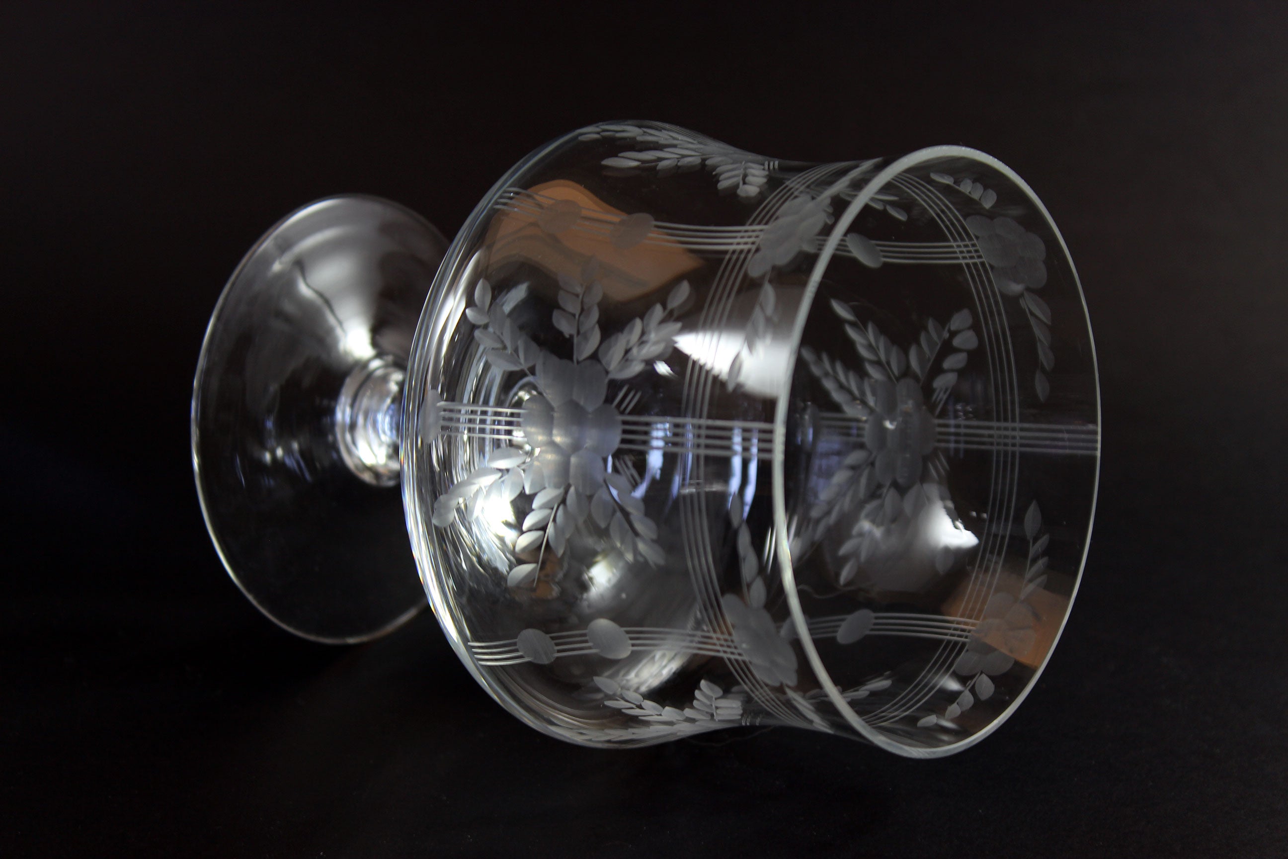 Etched Glass Seafood Cocktail Glasses With Chiller Inserts