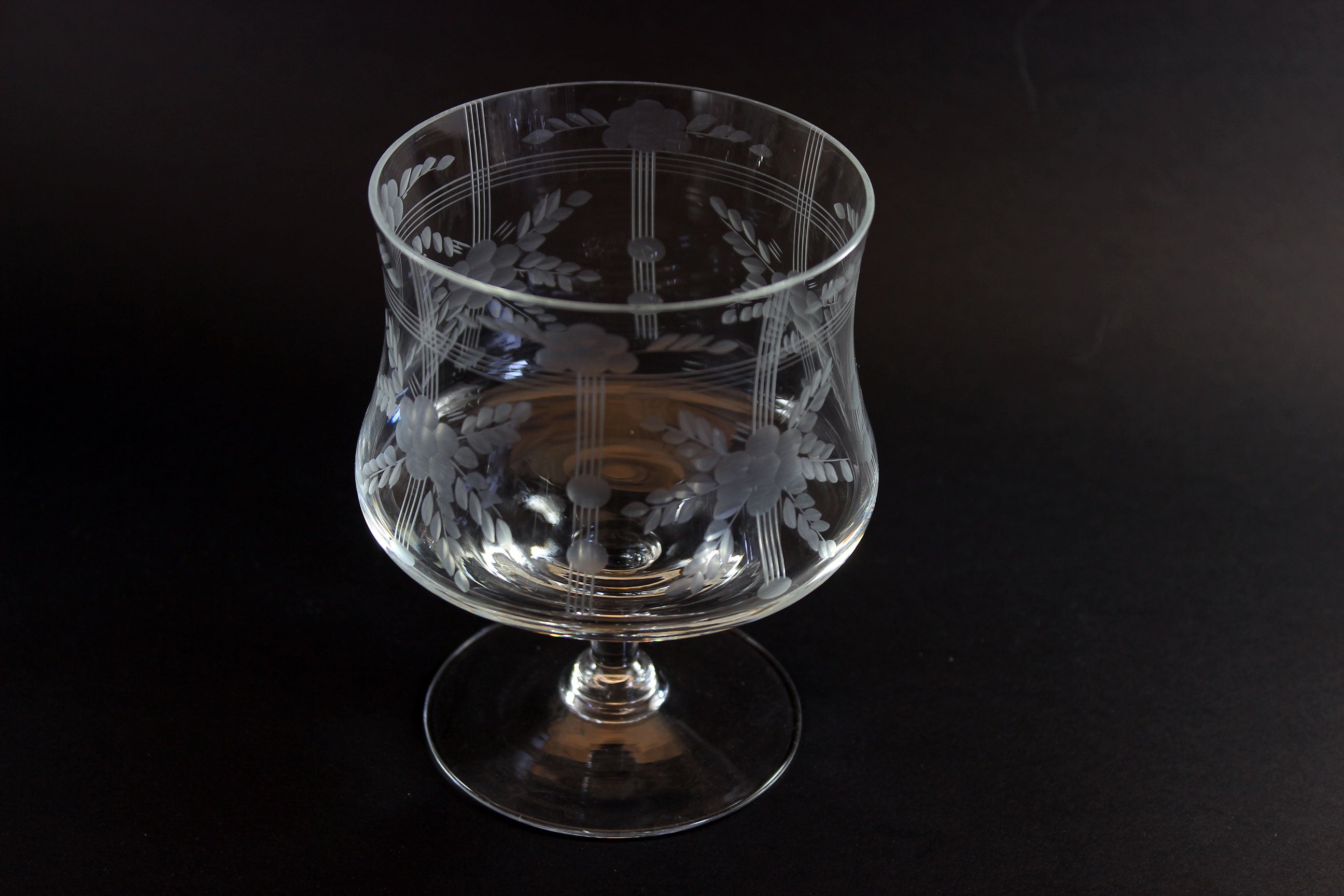 Etched Glass Seafood Cocktail Glasses With Chiller Inserts