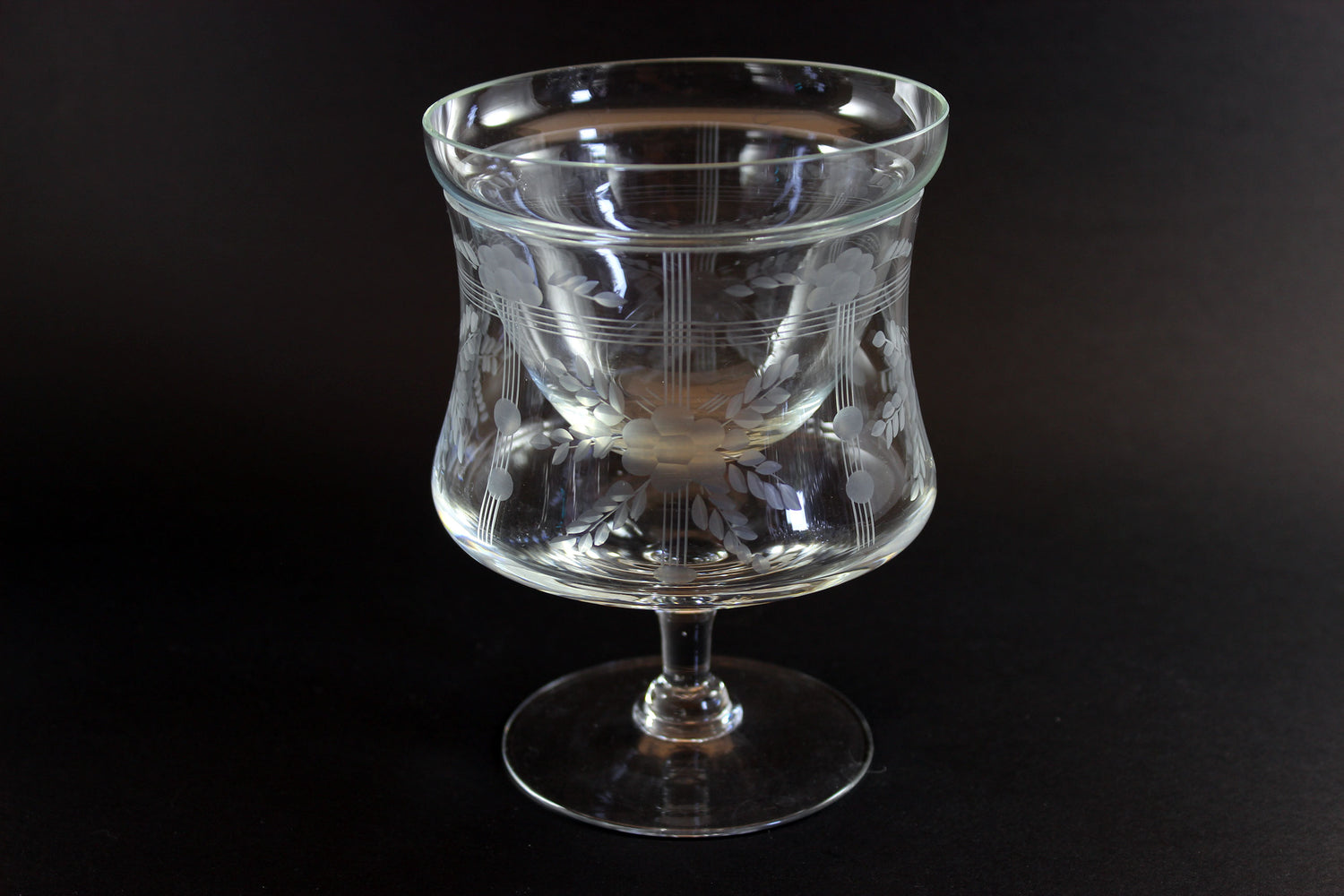 Etched Glass Seafood Cocktail Glasses With Chiller Inserts