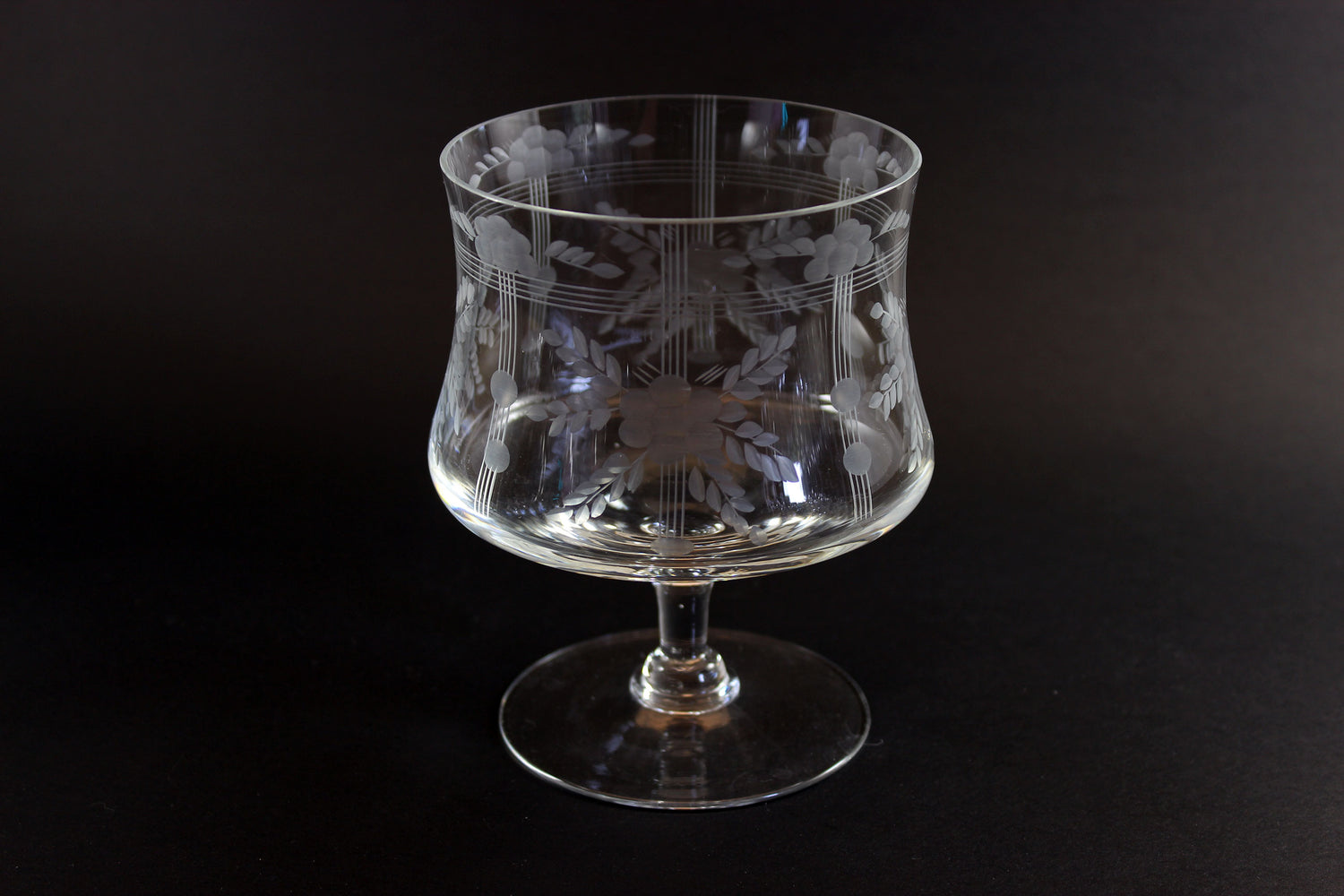 Etched Glass Seafood Cocktail Glasses With Chiller Inserts