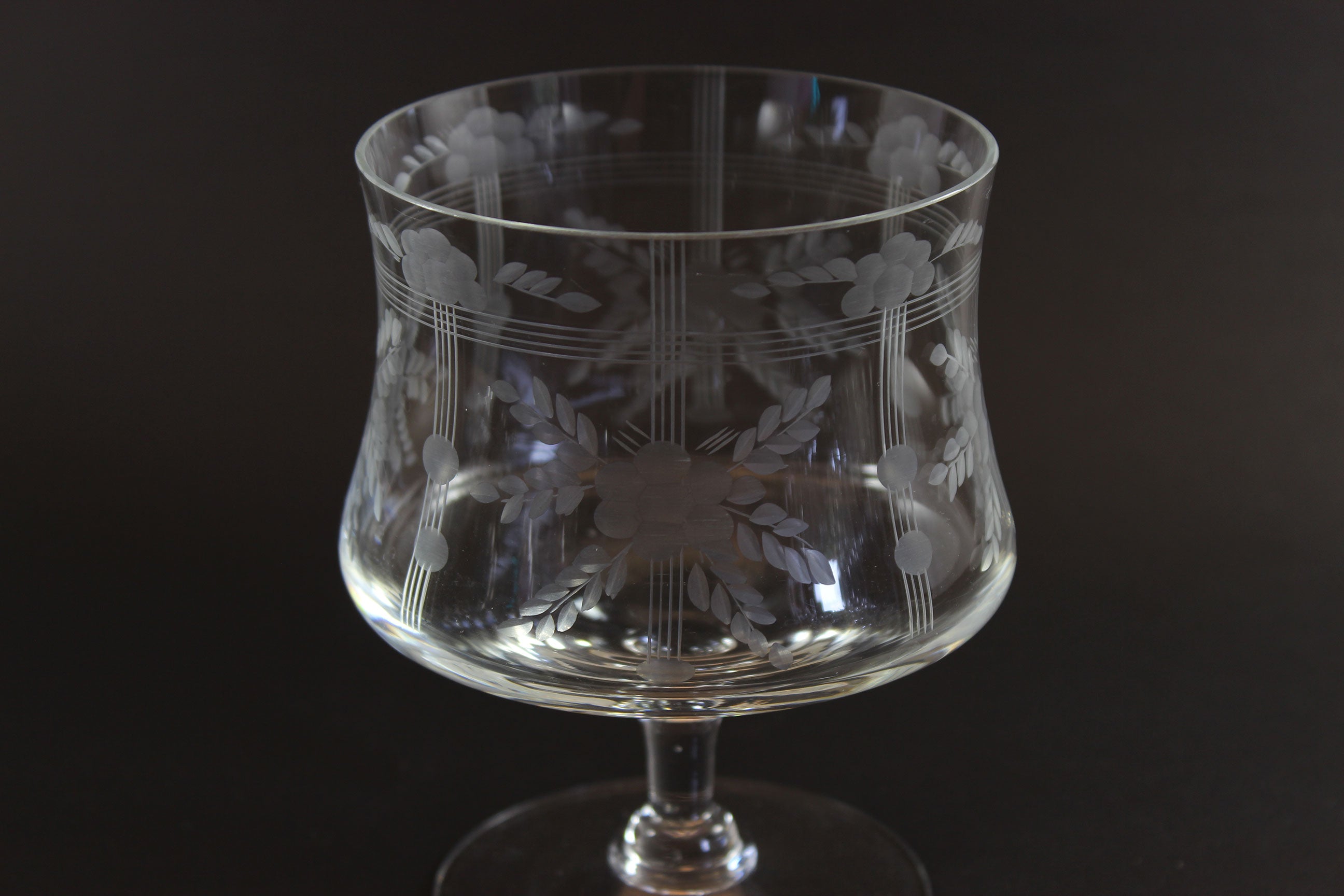 Etched Glass Seafood Cocktail Glasses With Chiller Inserts