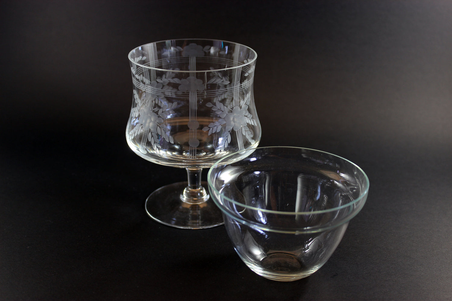 Etched Glass Seafood Cocktail Glasses With Chiller Inserts