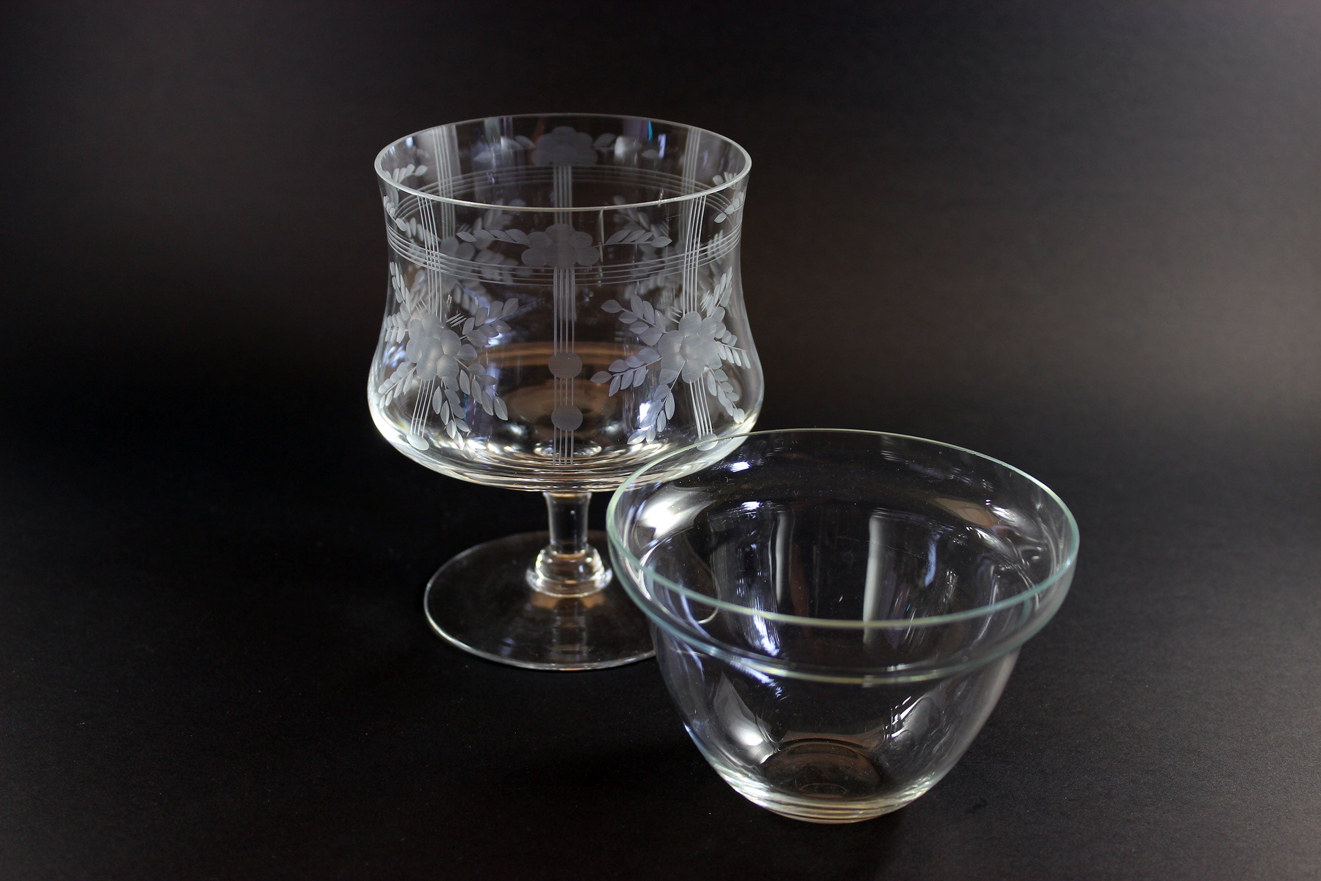 Etched Glass Seafood Cocktail Glasses With Chiller Inserts
