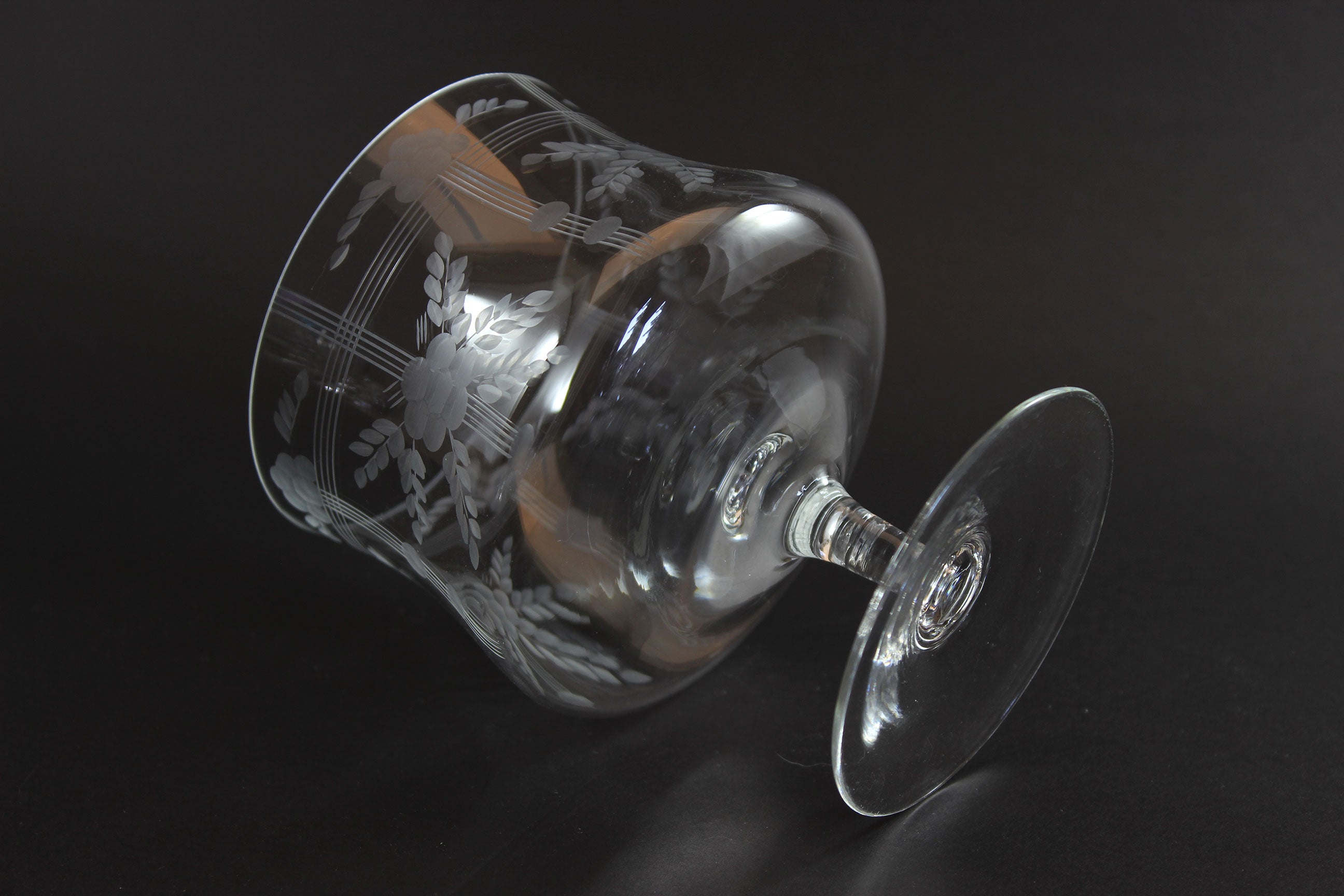 Etched Glass Seafood Cocktail Glasses With Chiller Inserts