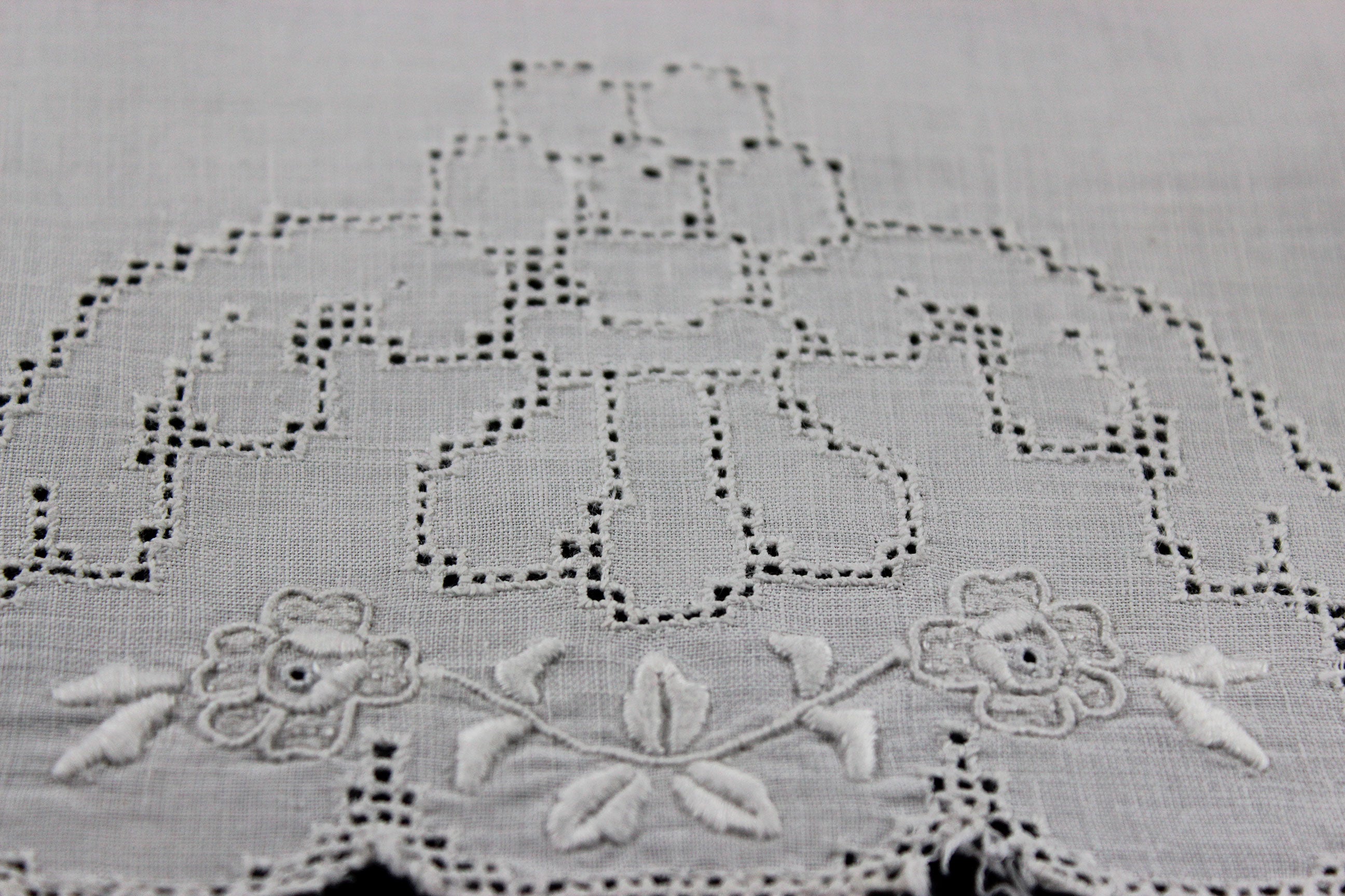 Linen Placemats and Table Runner Set