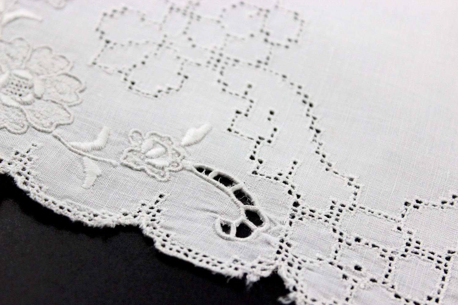 Linen Placemats and Table Runner Set