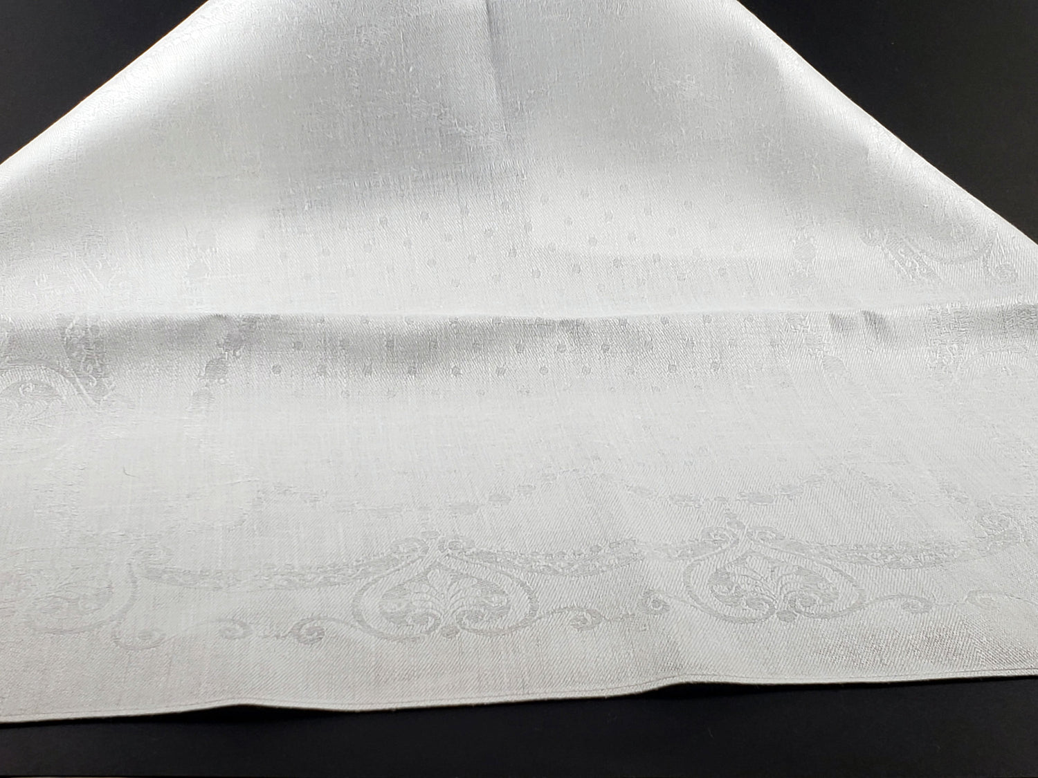 Irish Linen Dinner Napkins, Hearts and Scrolls