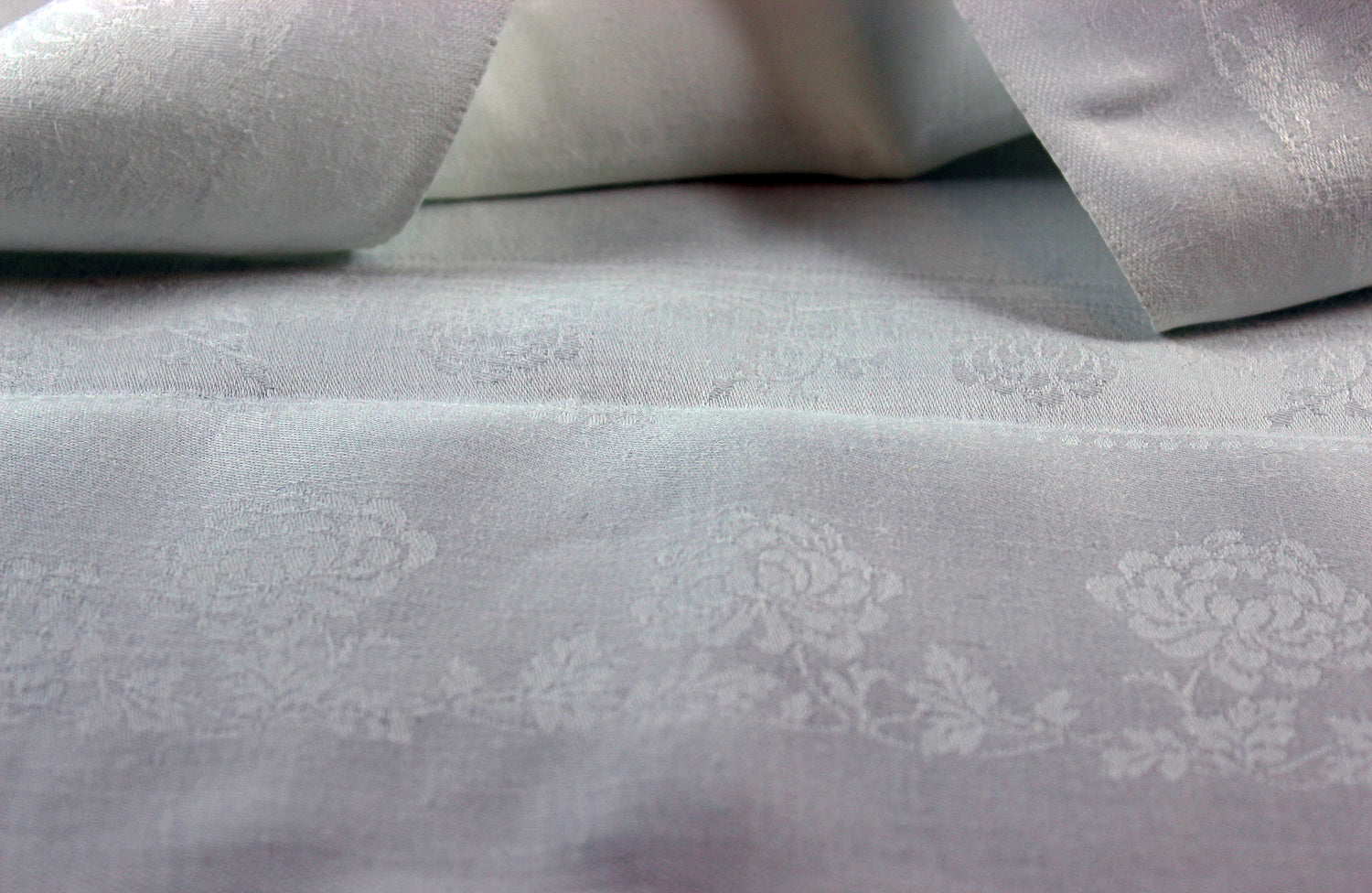 Irish Linen Large Dinner Napkins, Chrysanthemums