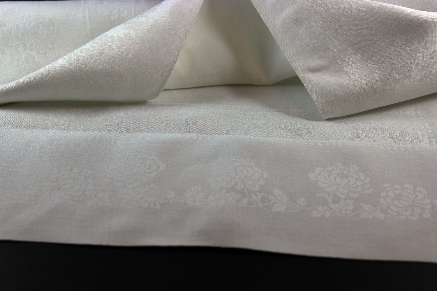 Irish Linen Large Dinner Napkins, Chrysanthemums