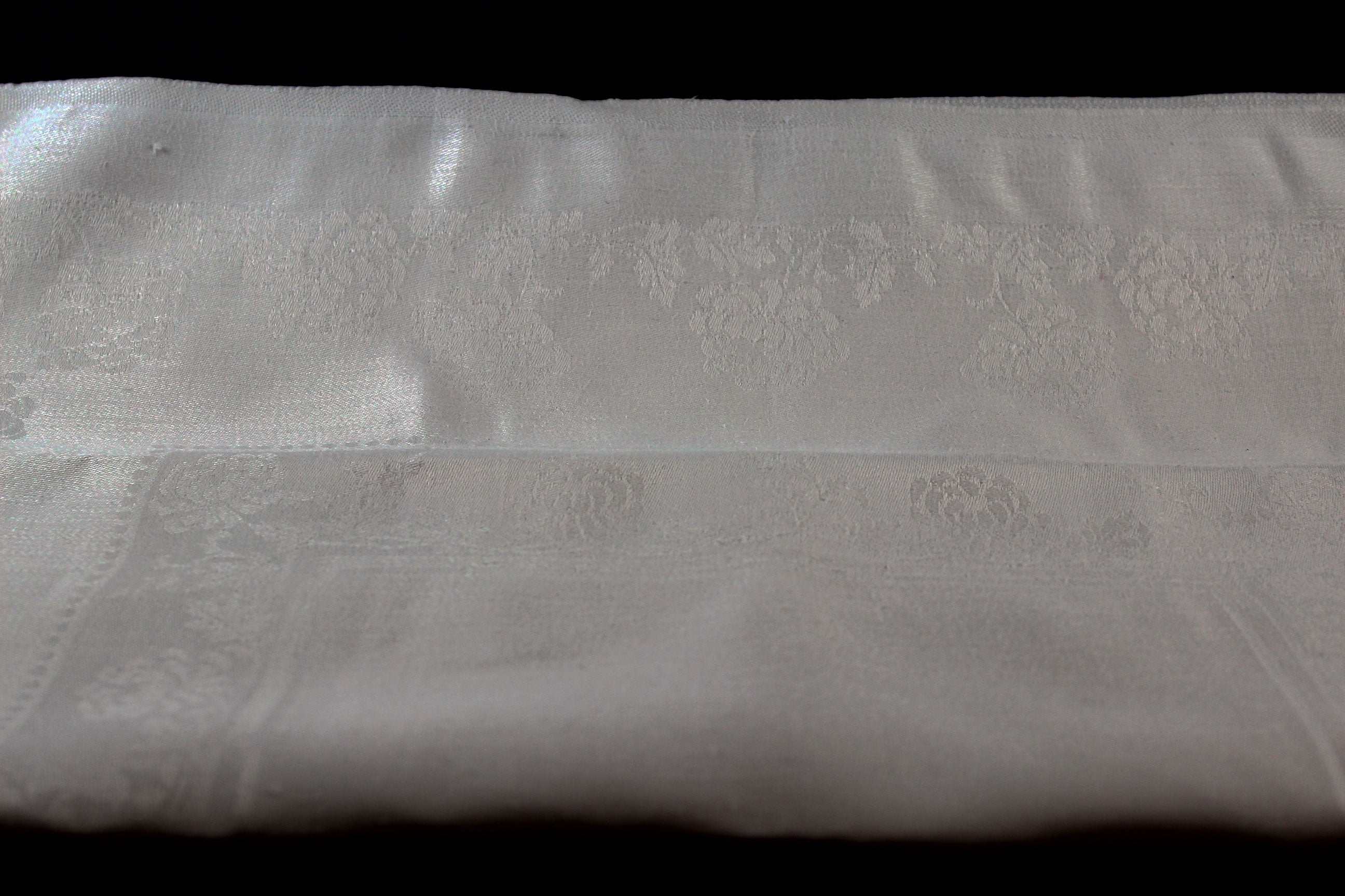 Irish Linen Large Dinner Napkins, Chrysanthemums