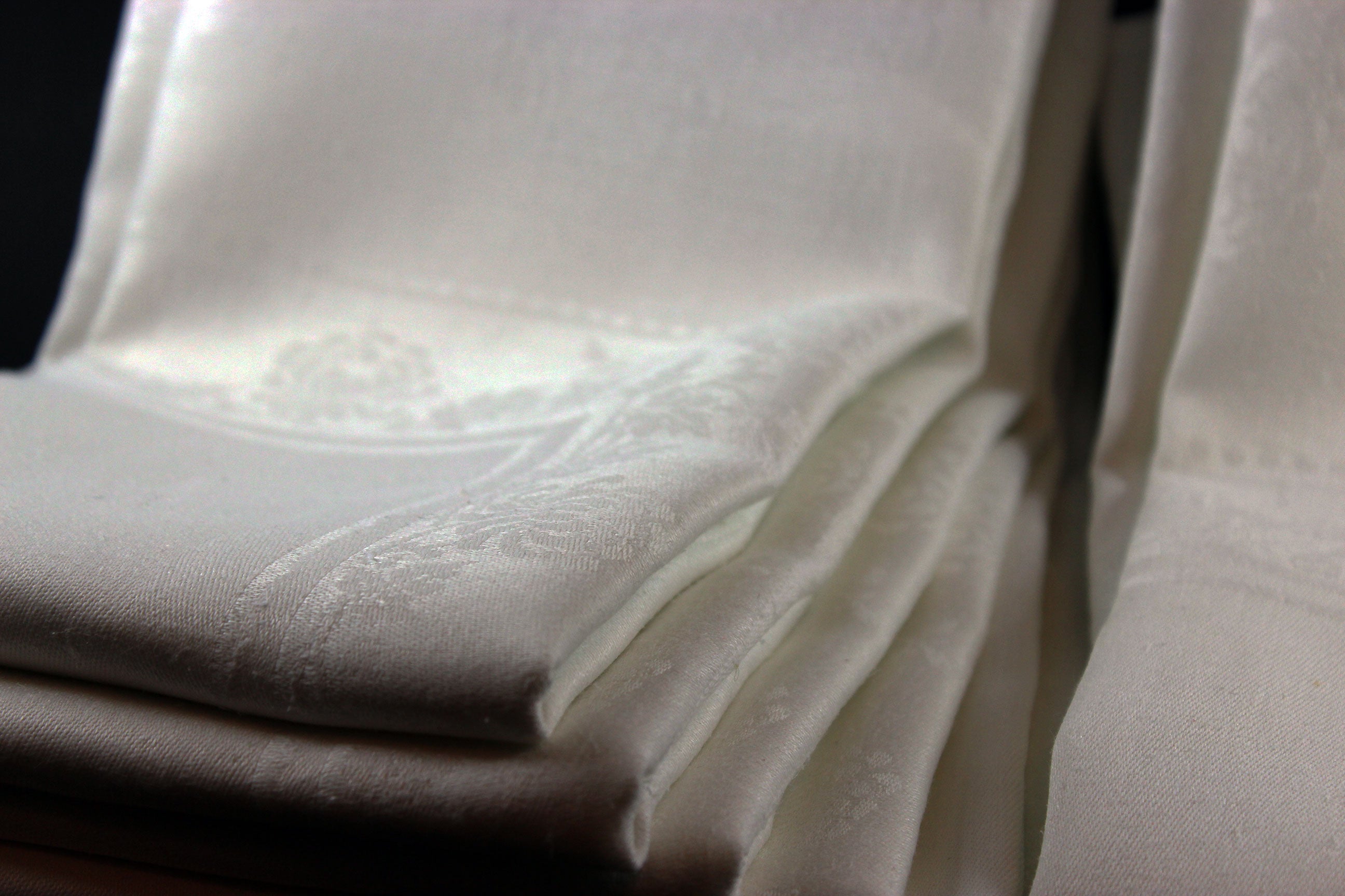 Irish Linen Large Dinner Napkins, Chrysanthemums