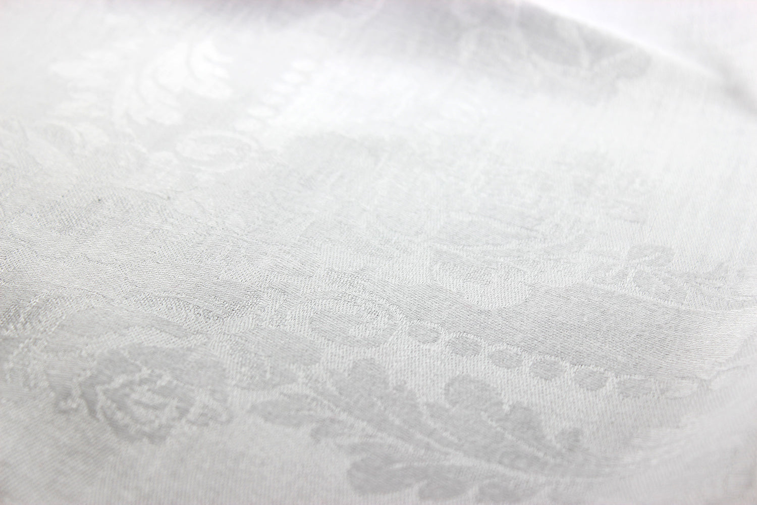 Irish Linen Dinner Napkins, Roses and Oak LeavesIrish Linen Dinner Napkins, Roses and Oak Leaves