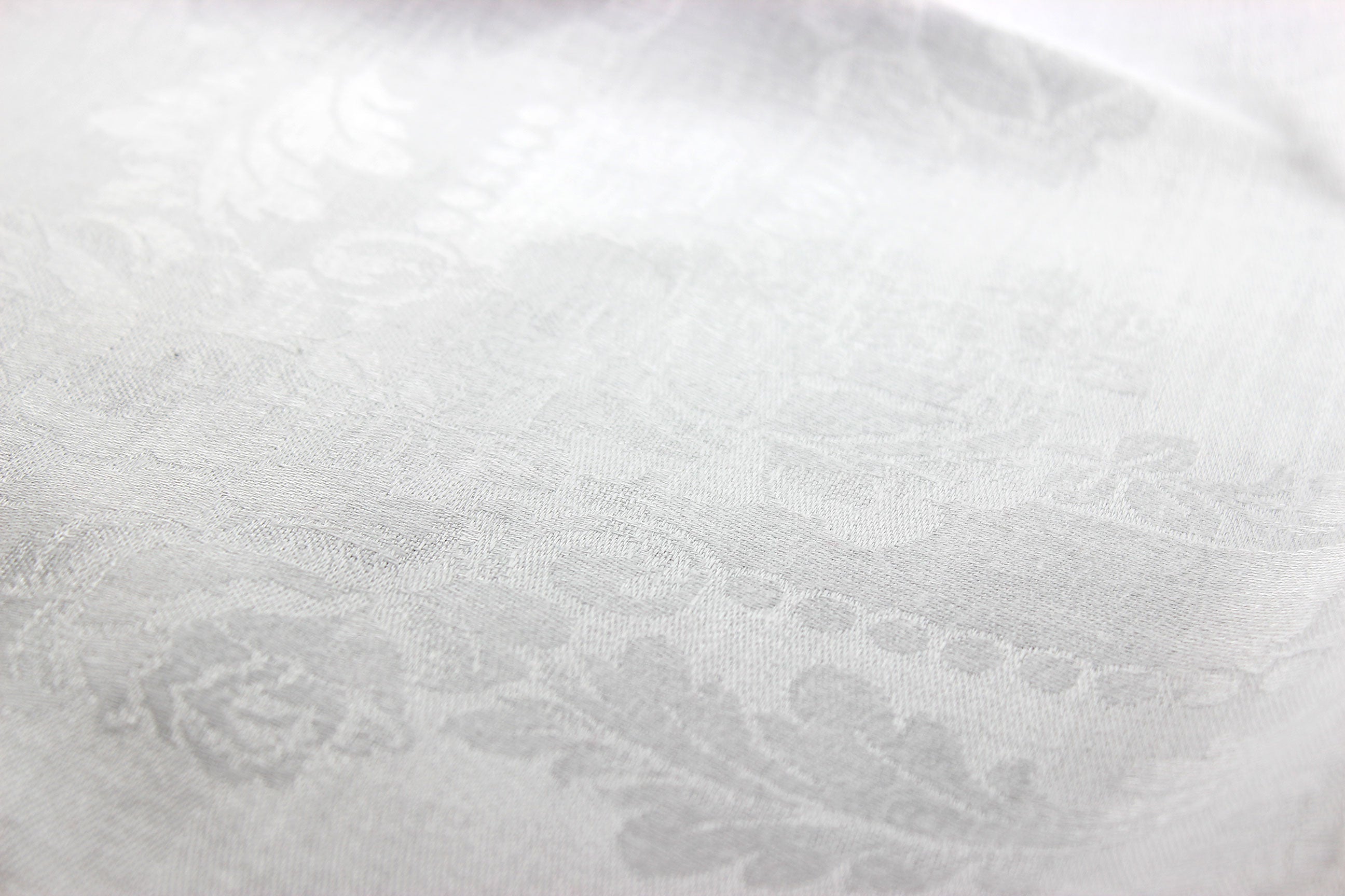 Irish Linen Dinner Napkins, Roses and Oak LeavesIrish Linen Dinner Napkins, Roses and Oak Leaves