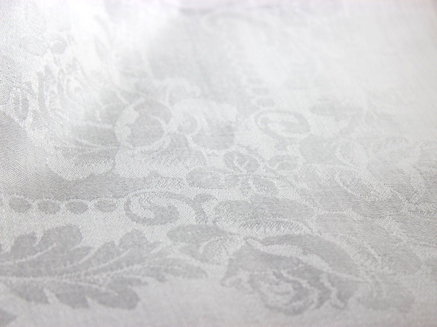 Irish Linen Dinner Napkins, Roses and Oak Leaves