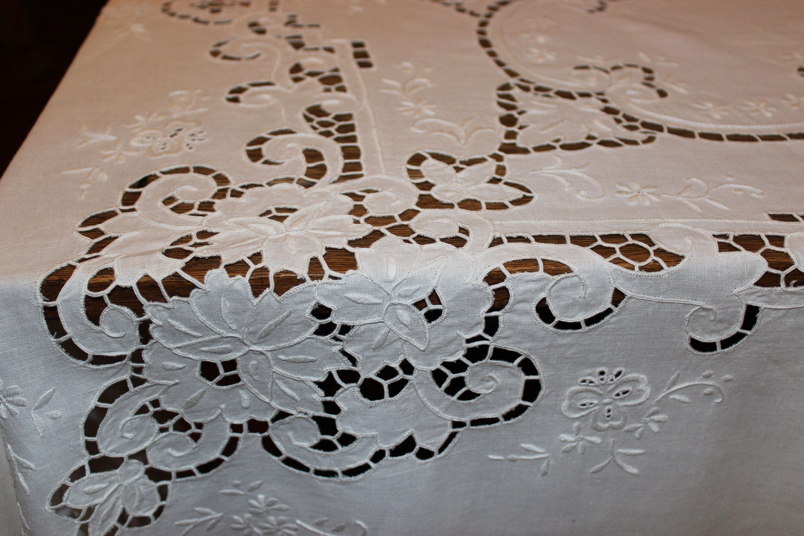 Large Vintage Cut Work & Embroidered Linen Tablecloth