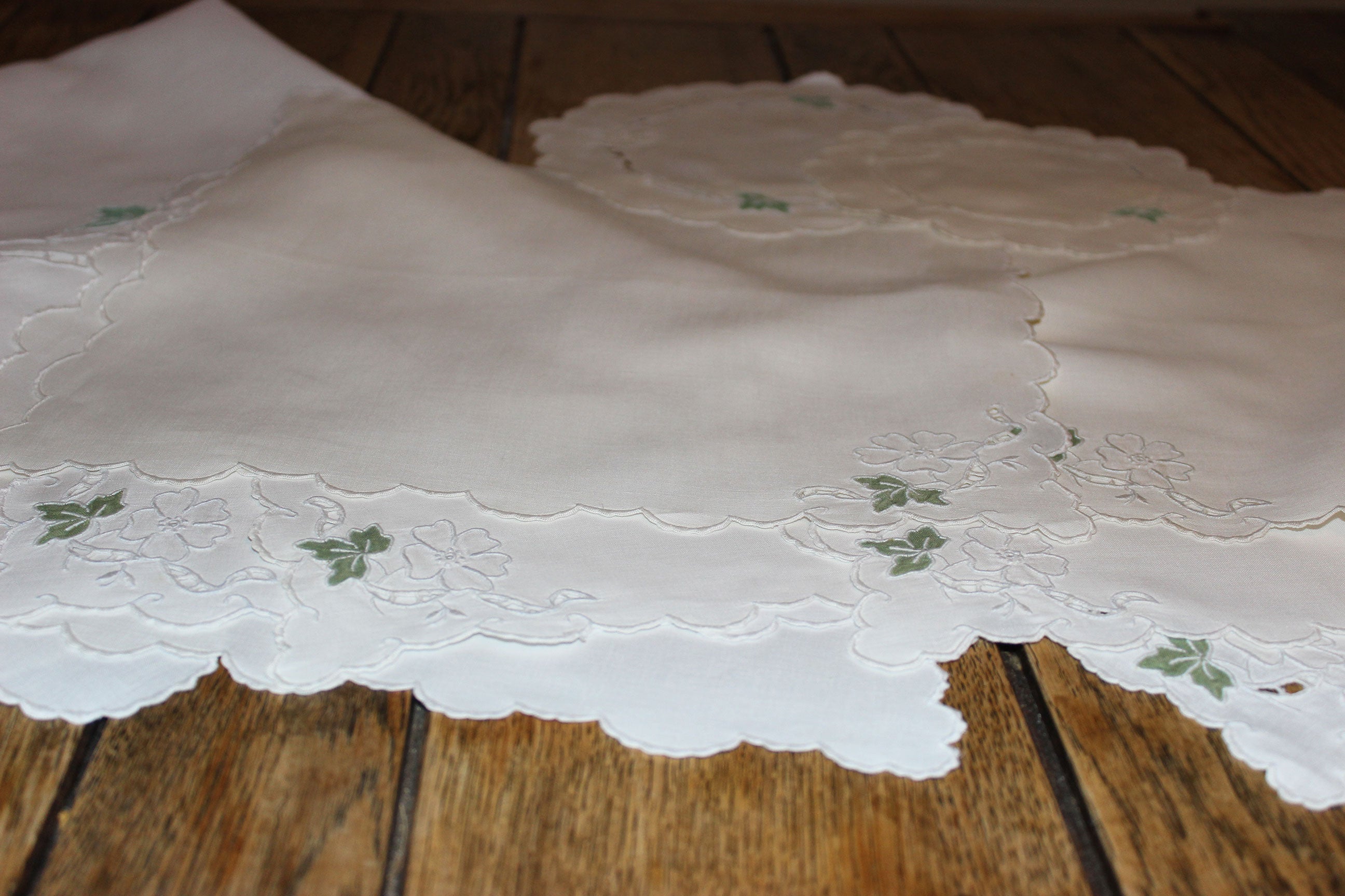 Madeira Fine Linen Small Tablecloth with 12 Napkins