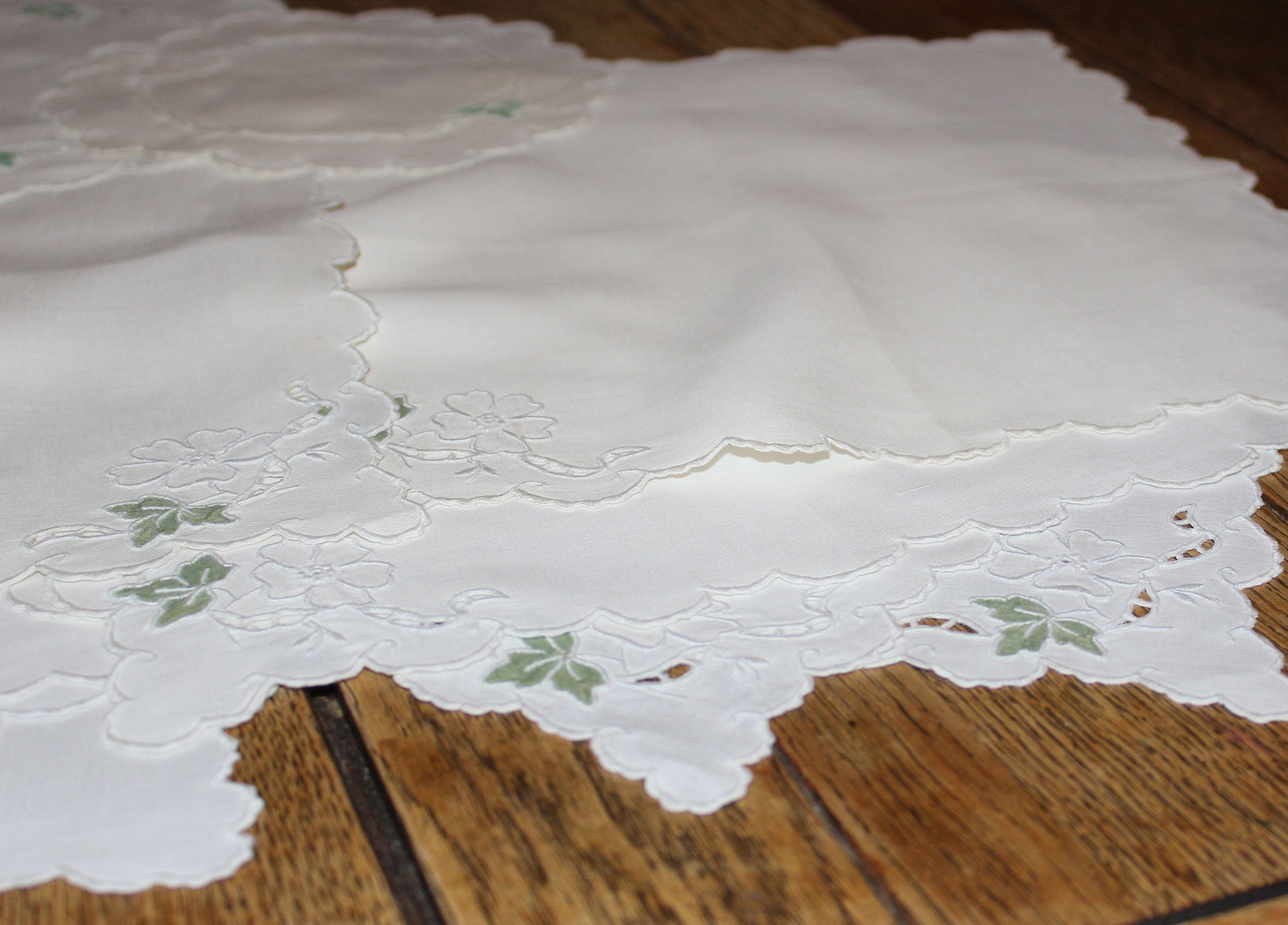 Madeira Fine Linen Small Tablecloth with 12 Napkins