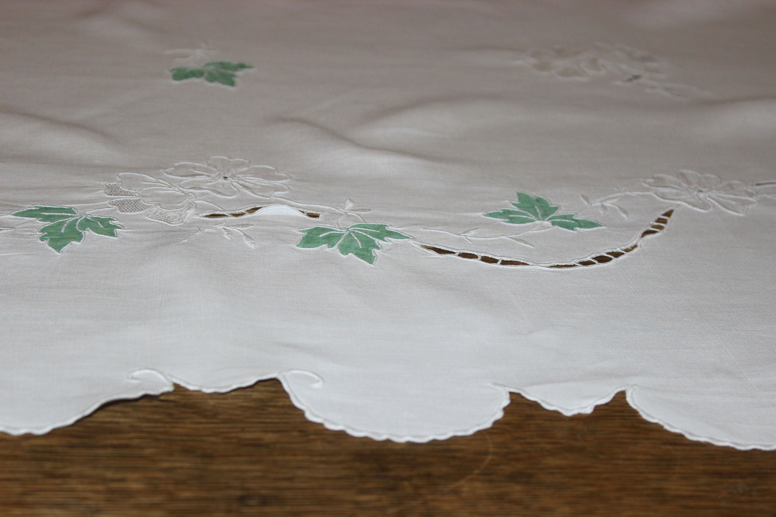 Madeira Fine Linen Small Tablecloth with 12 Napkins