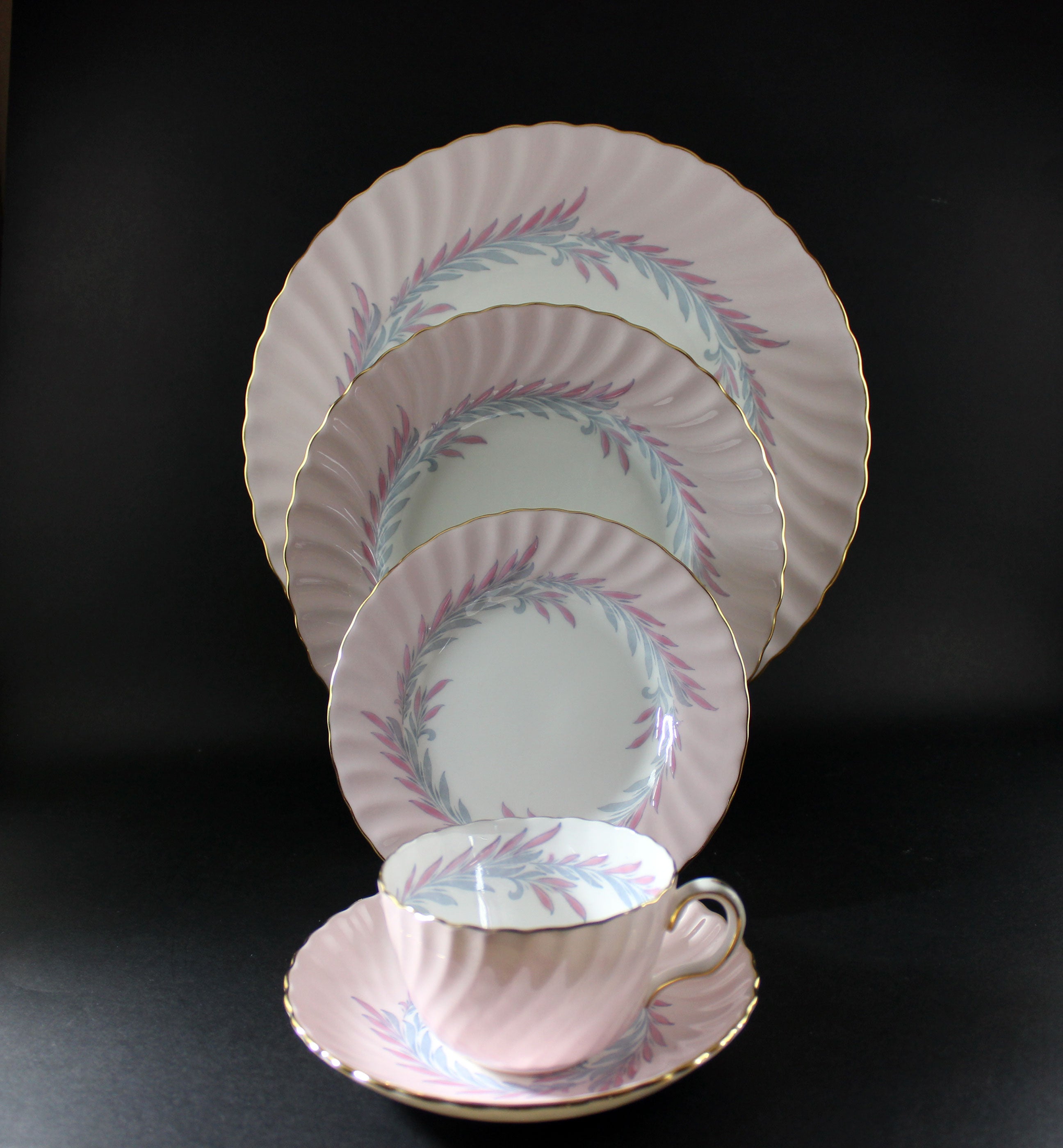 Minton China, Symphony Pink, 5 Piece Place Setting