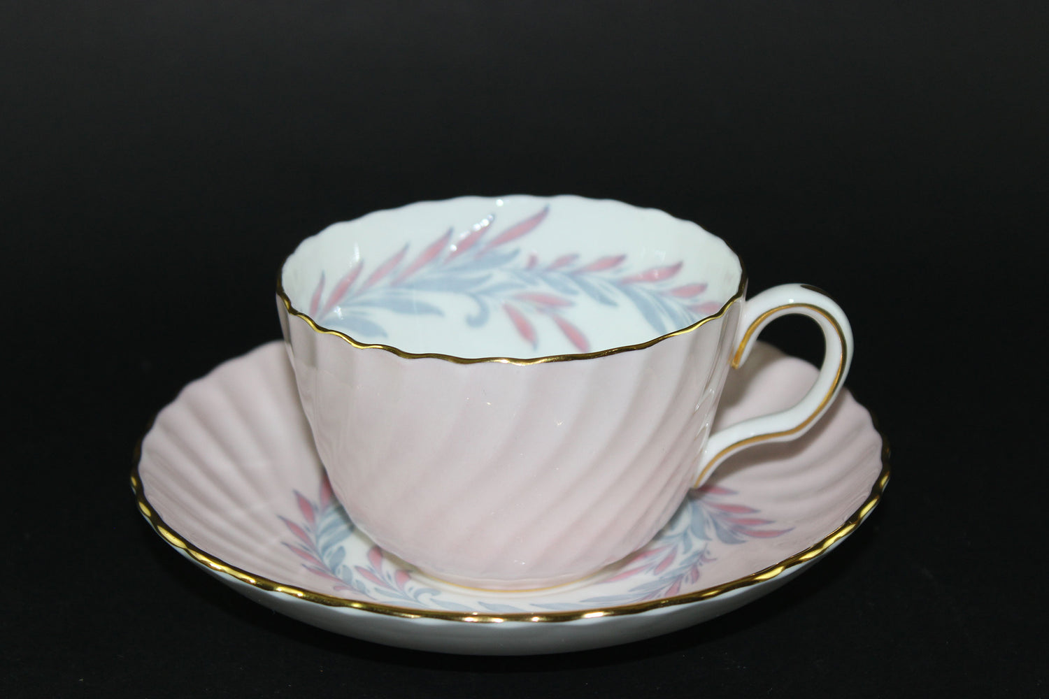 Minton China, Symphony Pink, 5 Piece Place Setting