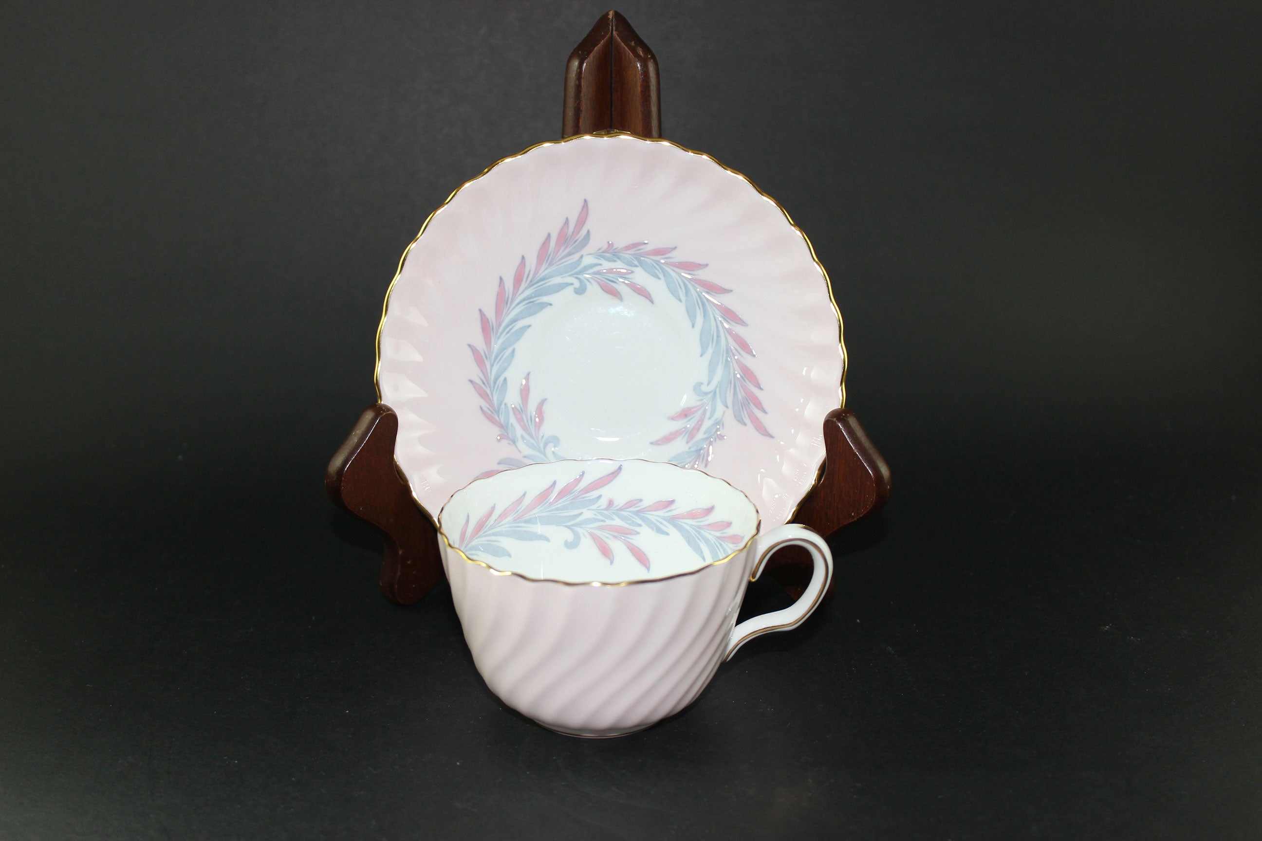 Minton China, Symphony Pink, 5 Piece Place Setting