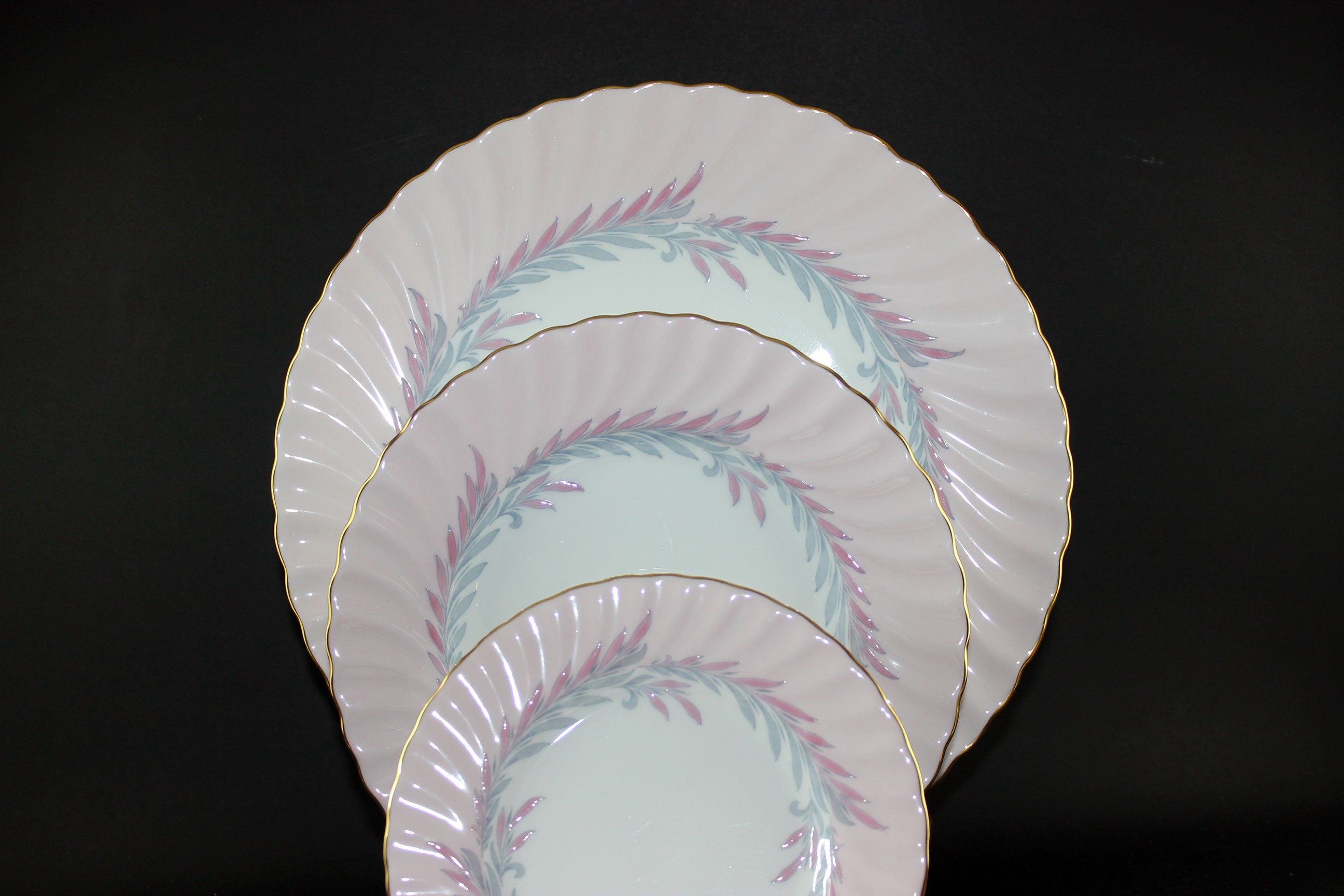 Minton China, Symphony Pink, 5 Piece Place Setting