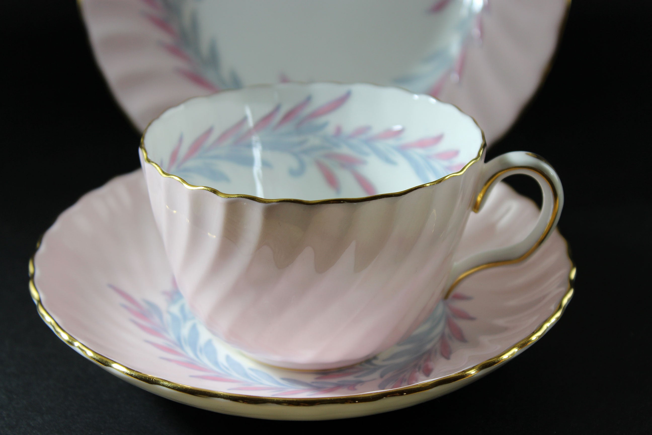 Minton China, Symphony Pink, 5 Piece Place Setting