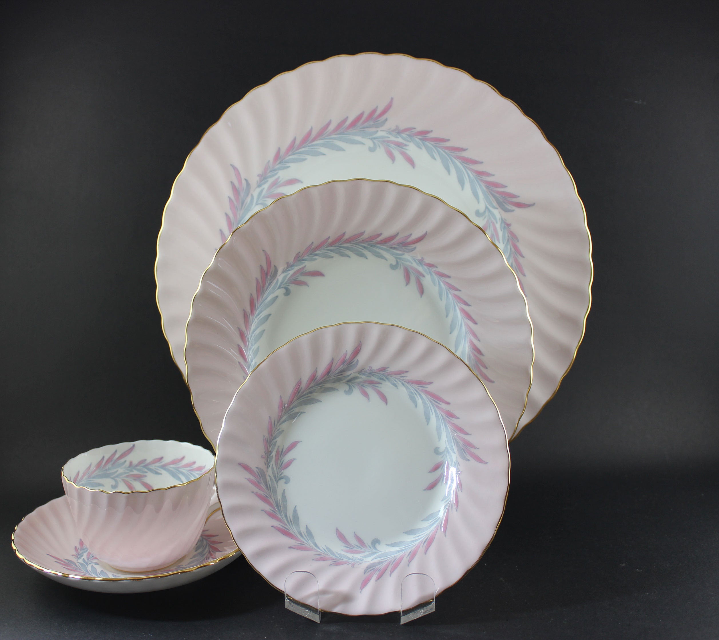 Minton China, Symphony Pink, 5 Piece Place Setting