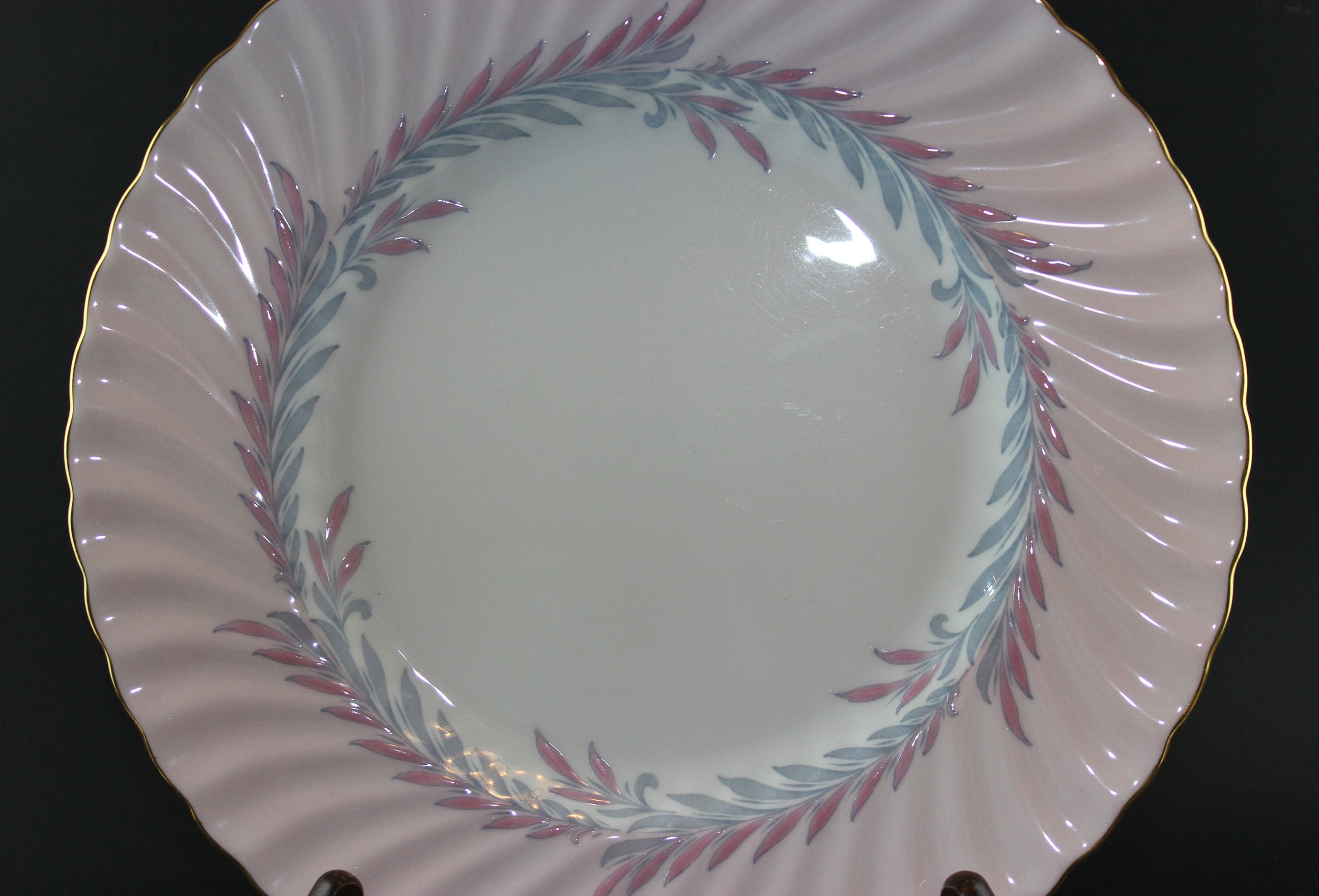 Minton China, Symphony Pink, 5 Piece Place Setting