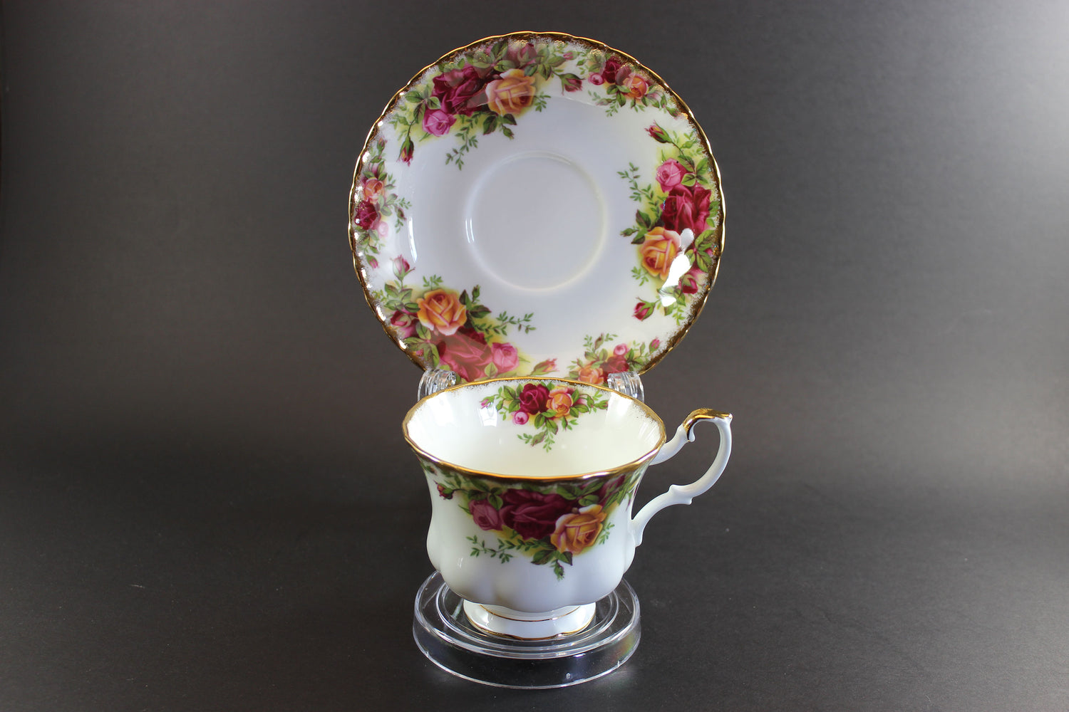 Royal Albert, Old Country Roses, 6 Piece Place Settings, England