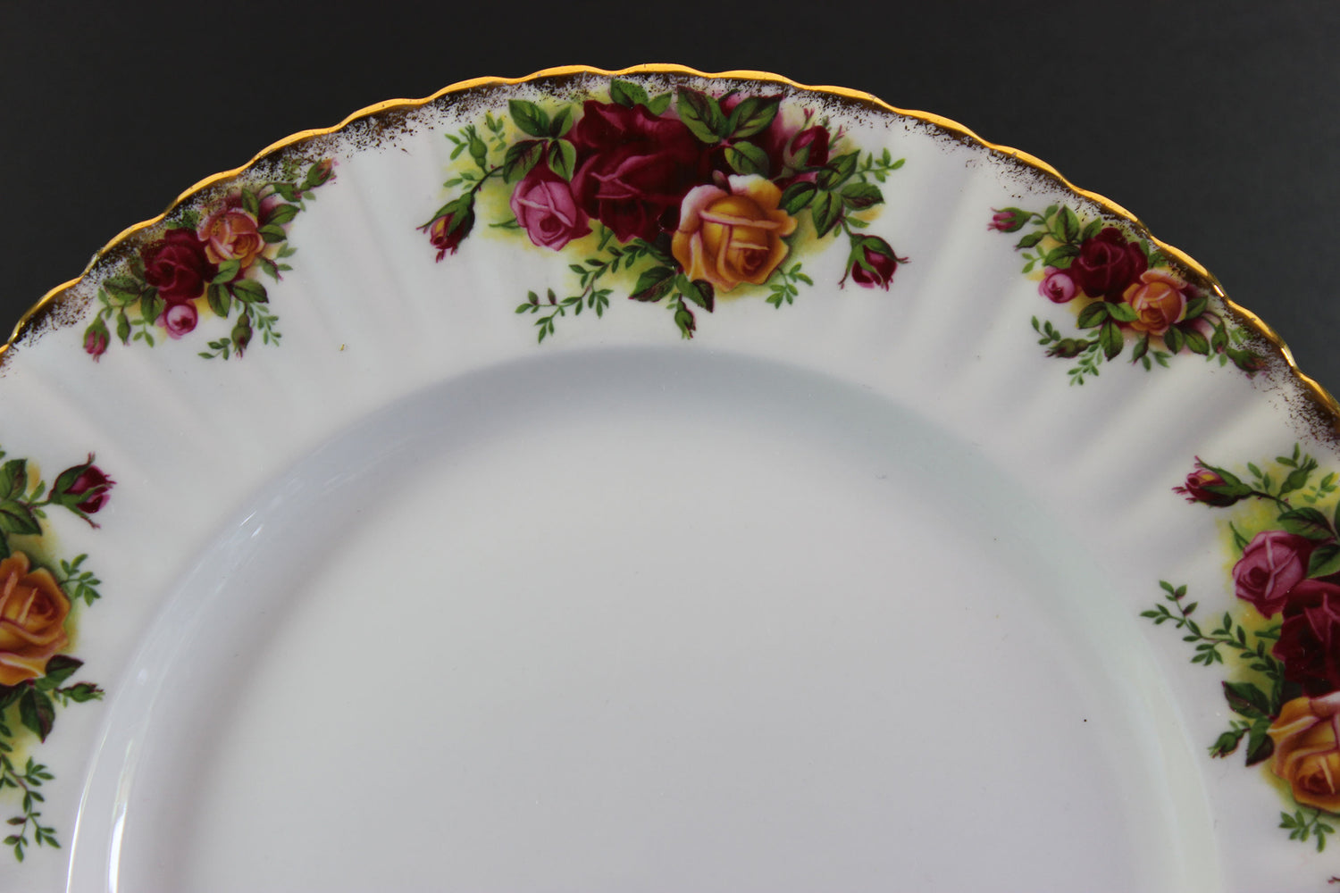 Royal Albert, Old Country Roses, 6 Piece Place Settings, England