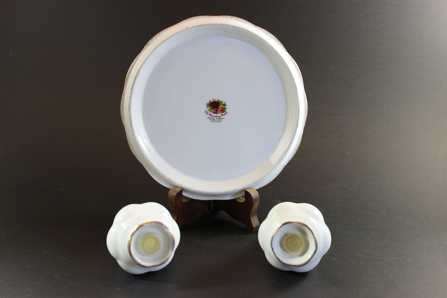 Royal Albert, Old Country Roses, Salt and Pepper Shakers, Trivet Tray