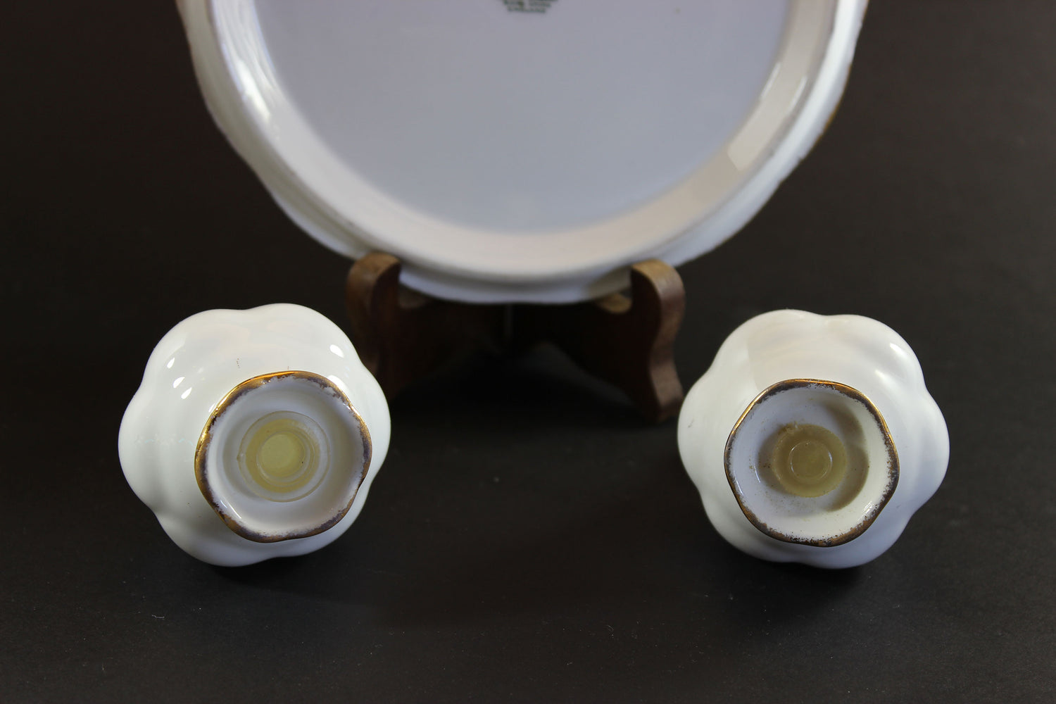 Royal Albert, Old Country Roses, Salt and Pepper Shakers, Trivet Tray