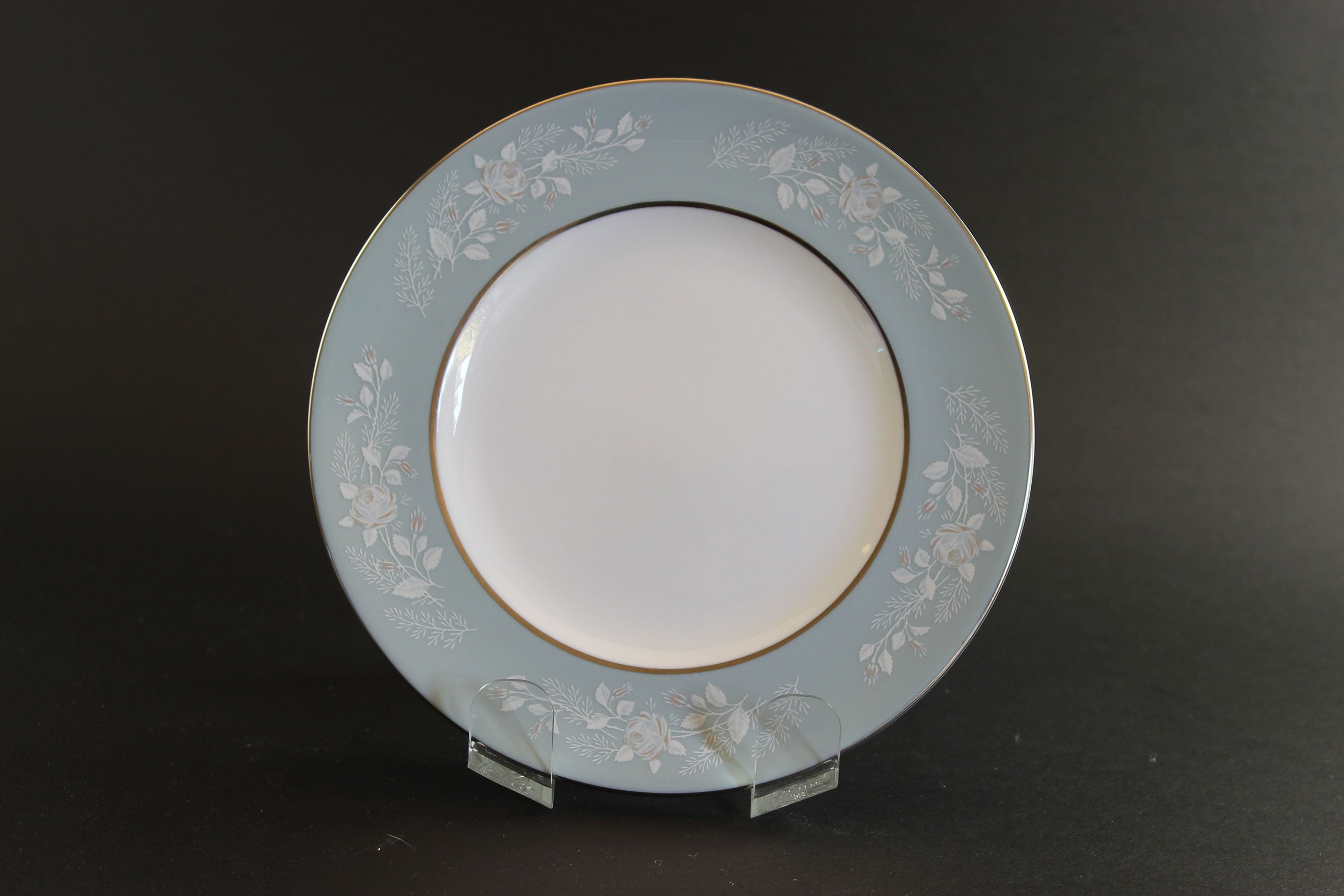 Royal Worcester, Bridal Rose, Z2738. 6 Piece Place Settings