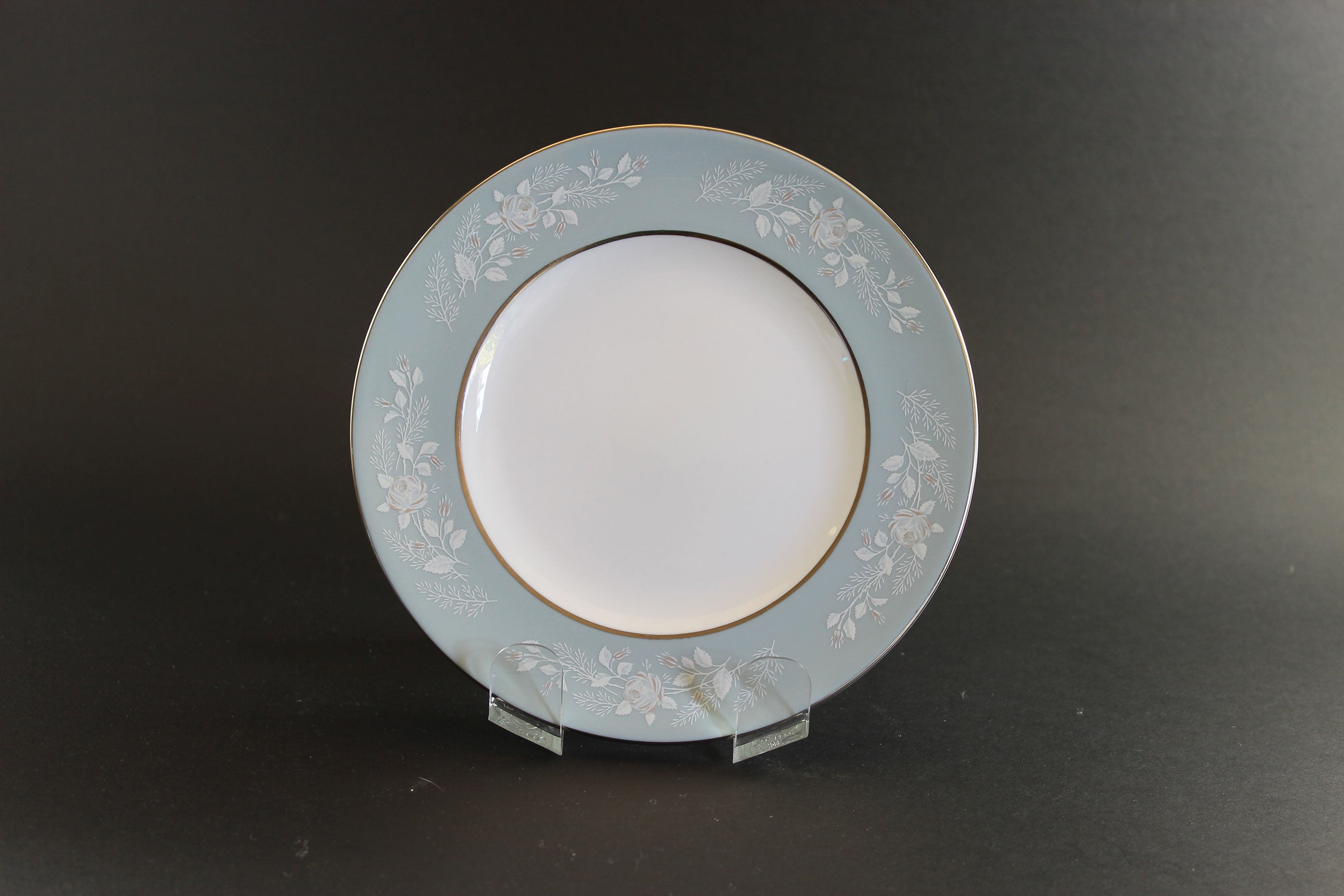 Royal Worcester, Bridal Rose, Z2738. 6 Piece Place Settings