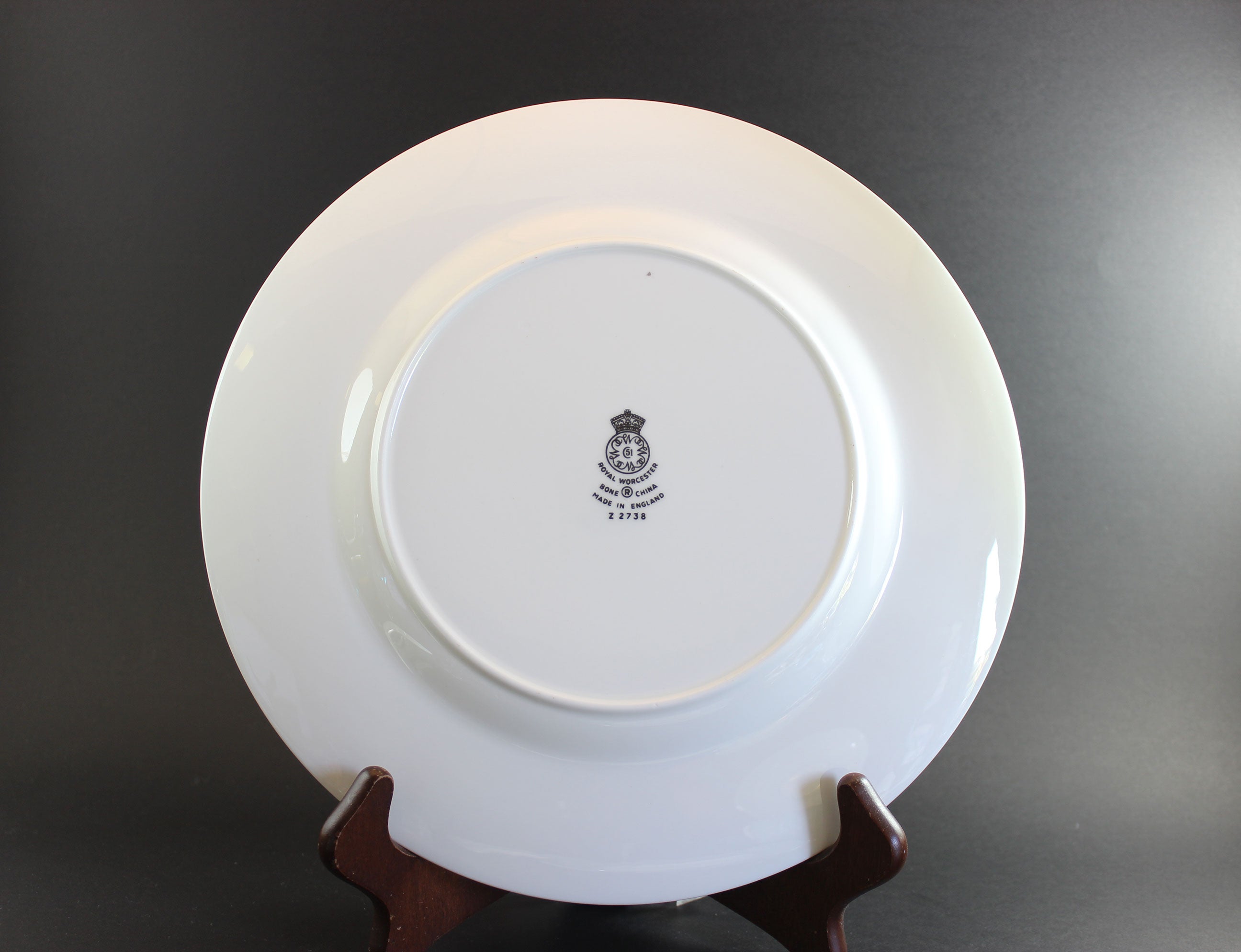 Royal Worcester, Bridal Rose, Z2738. 6 Piece Place Settings