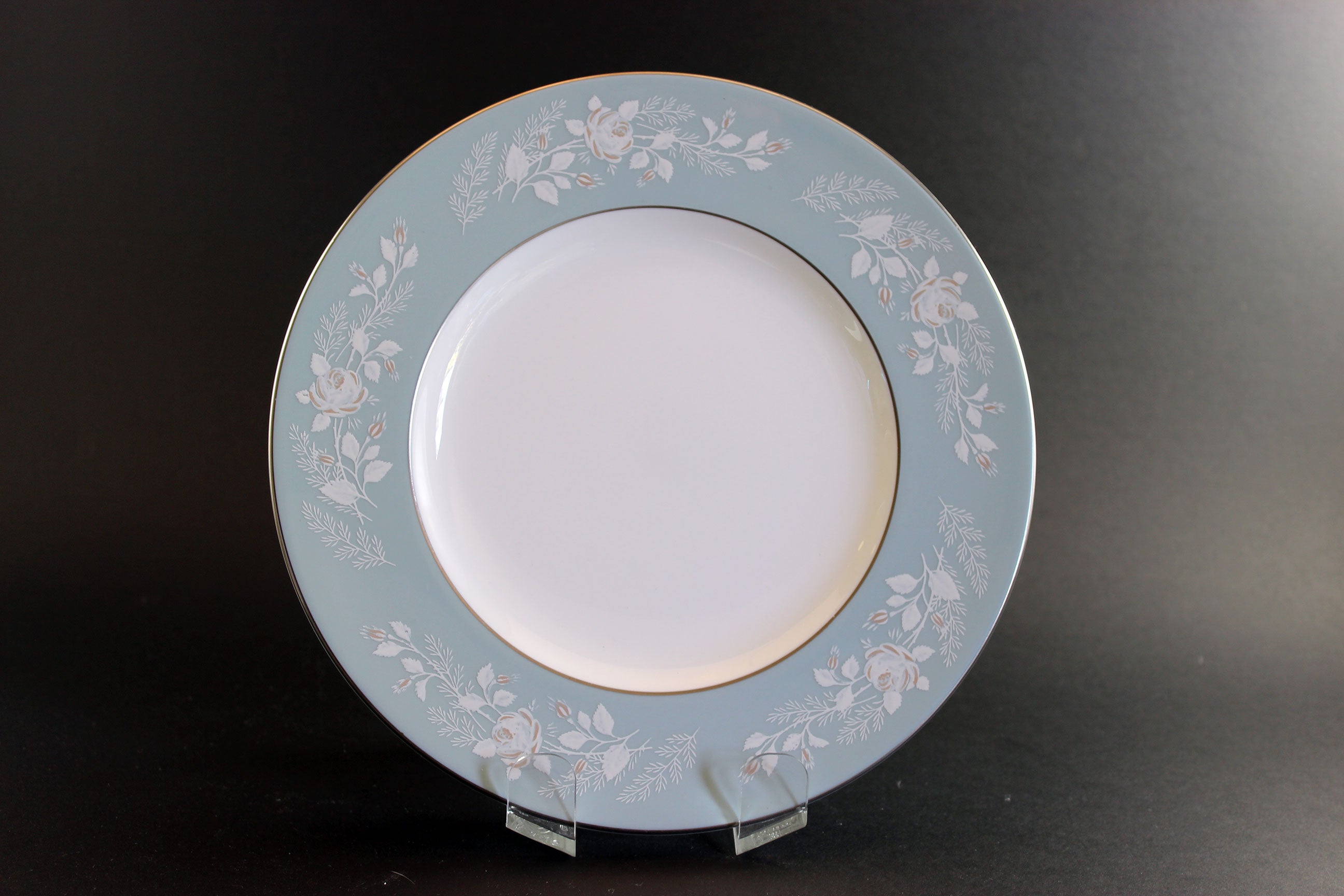 Royal Worcester, Bridal Rose, Z2738. 6 Piece Place Settings