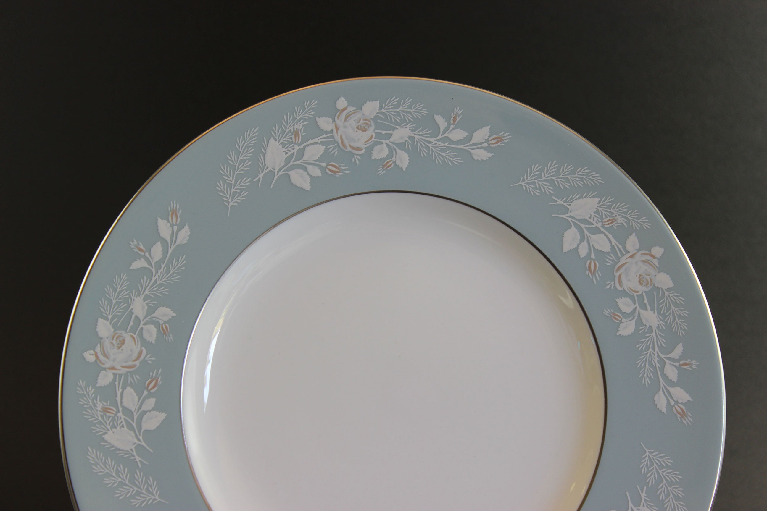 Royal Worcester, Bridal Rose, Z2738. 6 Piece Place Settings