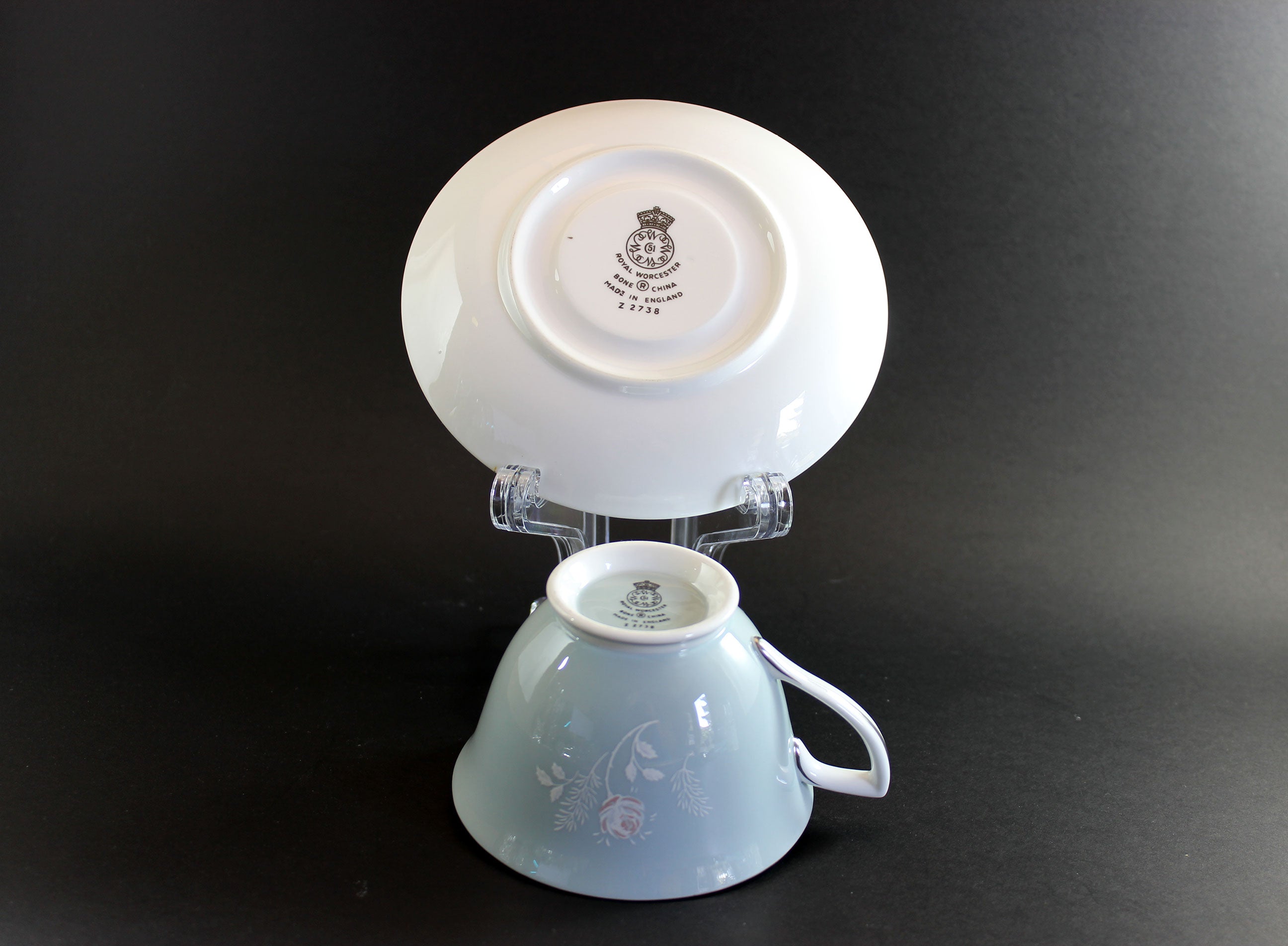 Royal Worcester, Bridal Rose, Z2738. 6 Piece Place Settings
