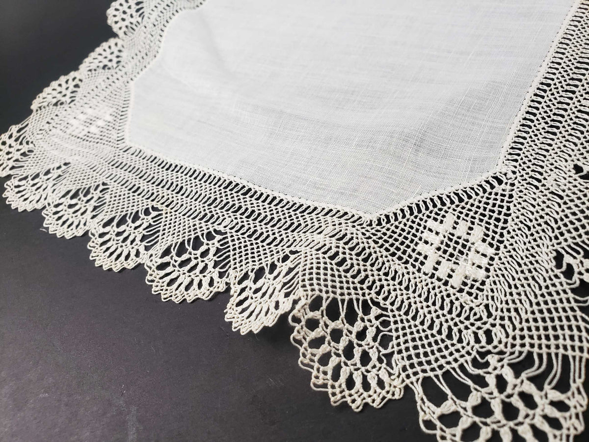 Small Linen and Wide Border Lace Handkerchief, Pair