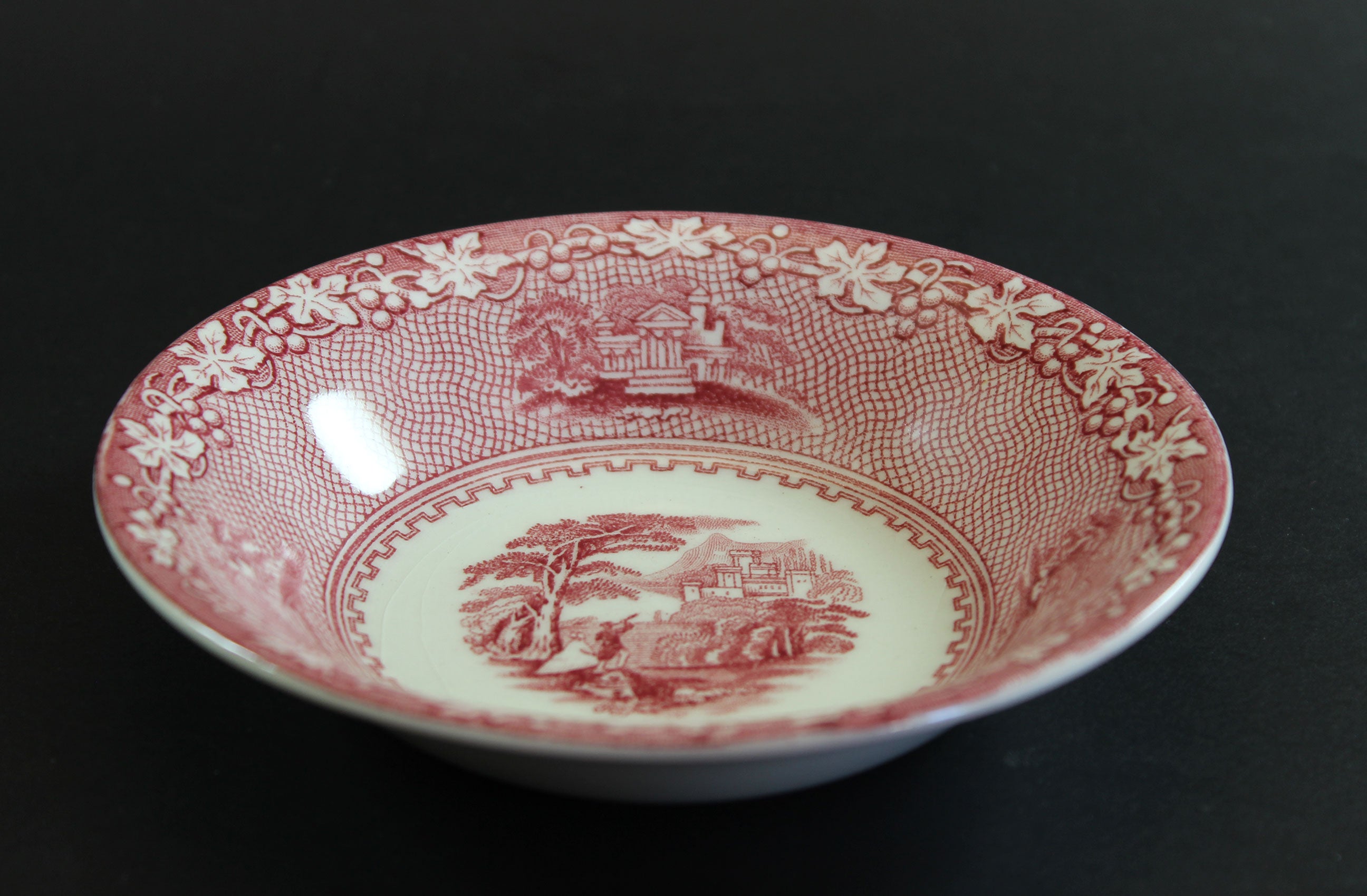 Jenny Lind 1795, Royal Staffordshire Pottery, Coup Salad or Soup Bowl