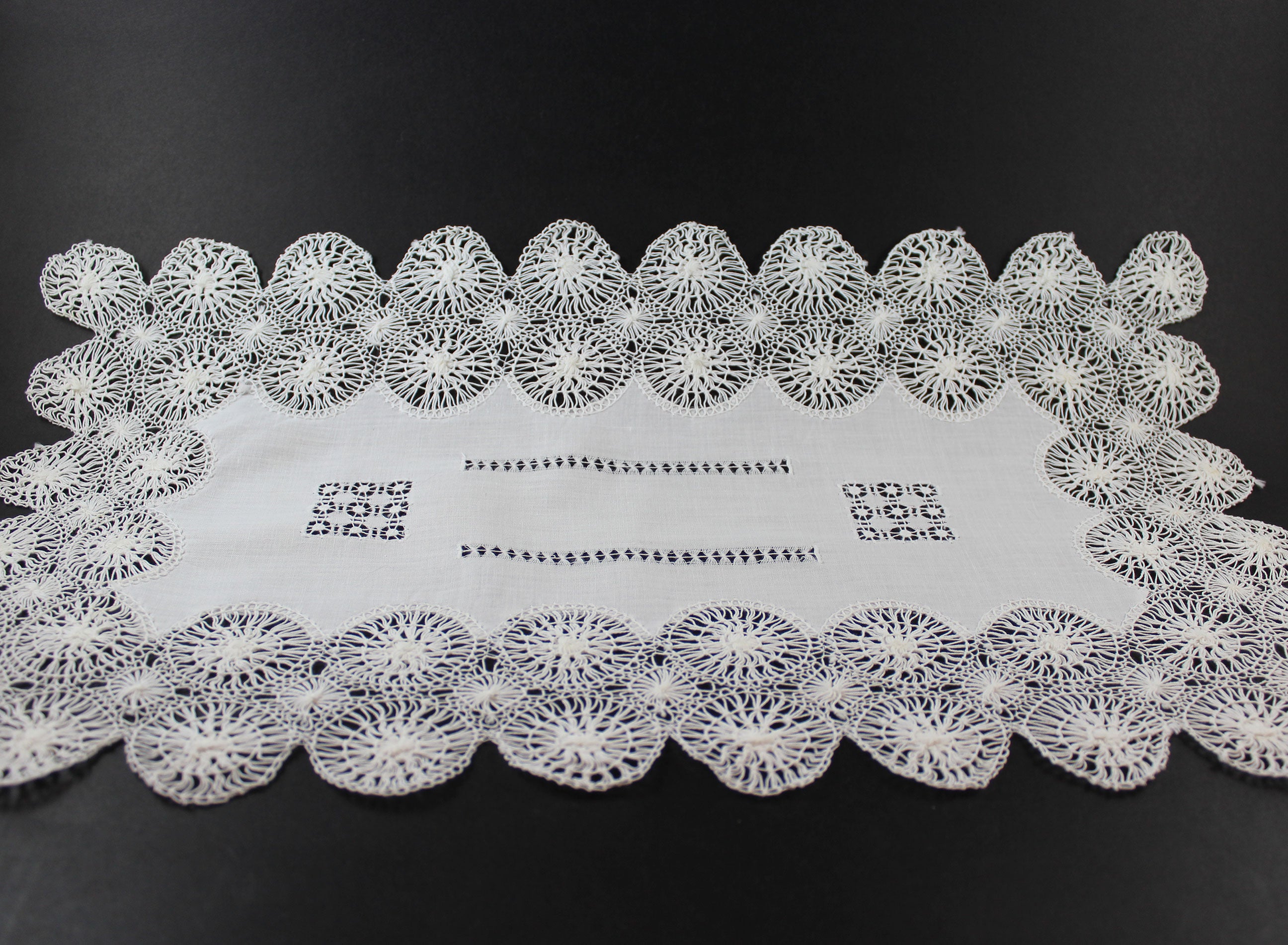Vintage Teneriffe Lace and Linen Placemats (12)
