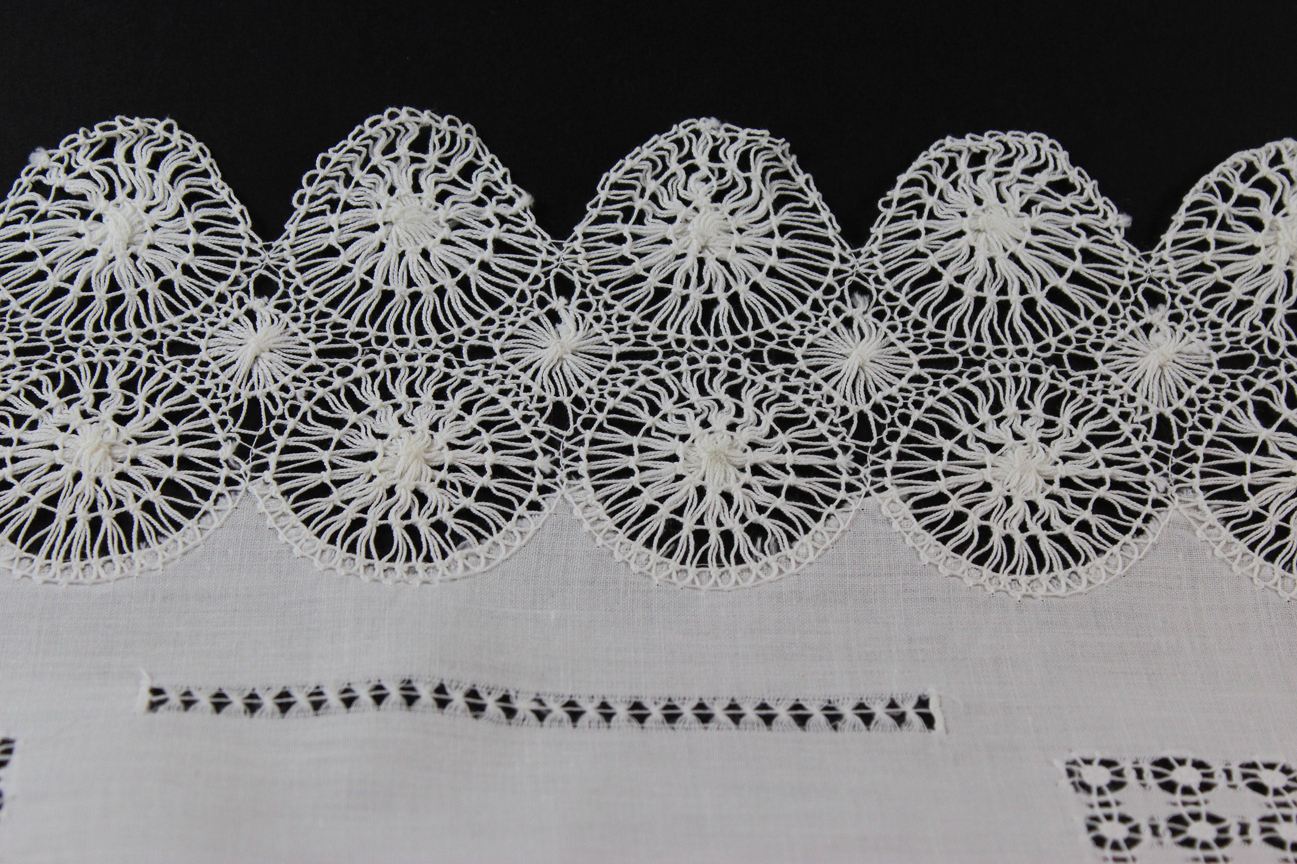 Vintage Teneriffe Lace and Linen Placemats (12)